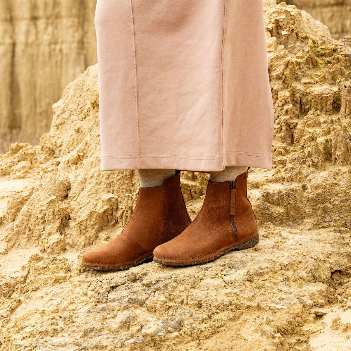 gid://shopify/Product/15700000964940_6