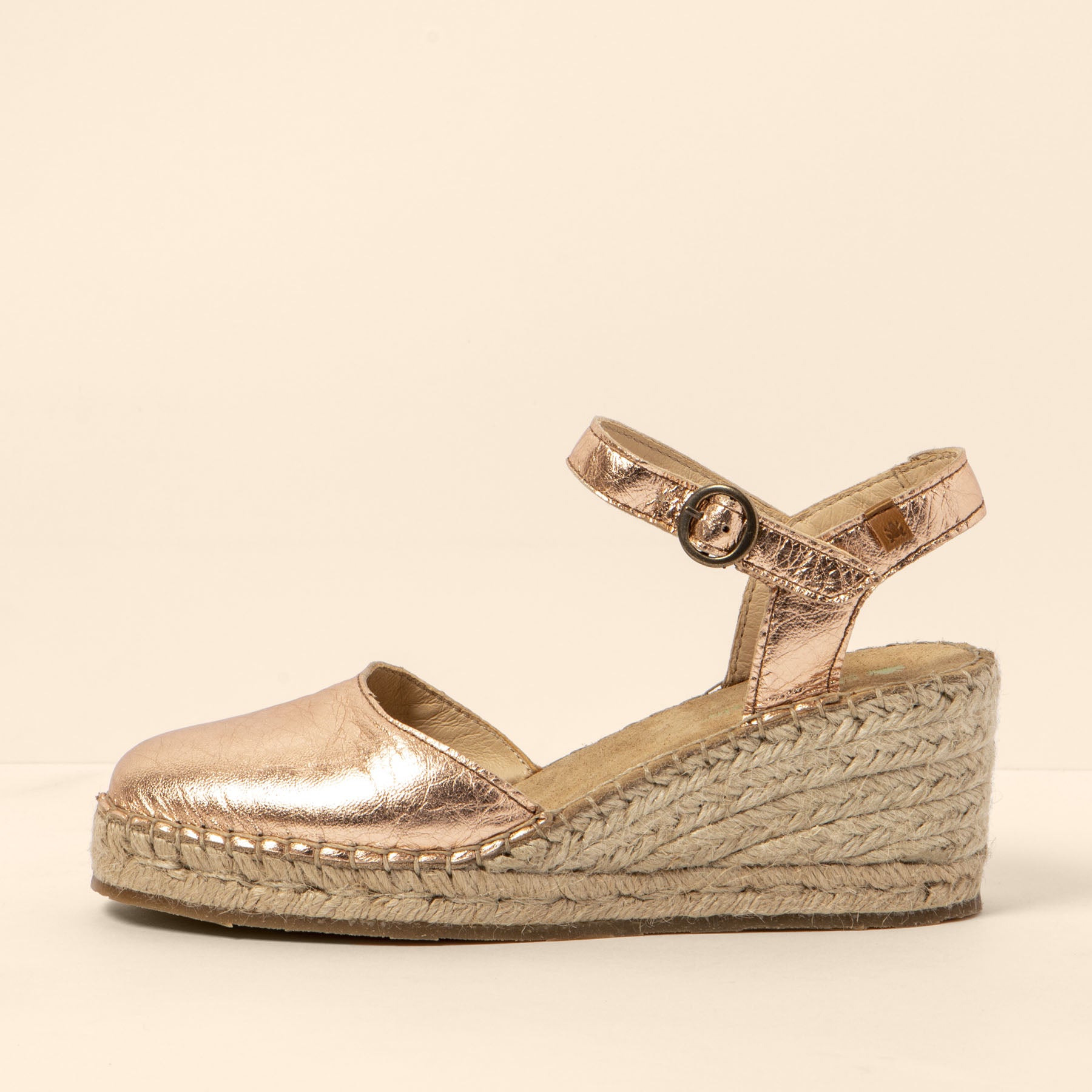 gid://shopify/Product/15699917734220_4