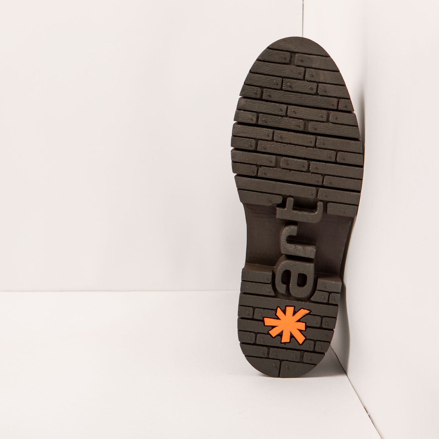 gid://shopify/Product/15694345142604_3
