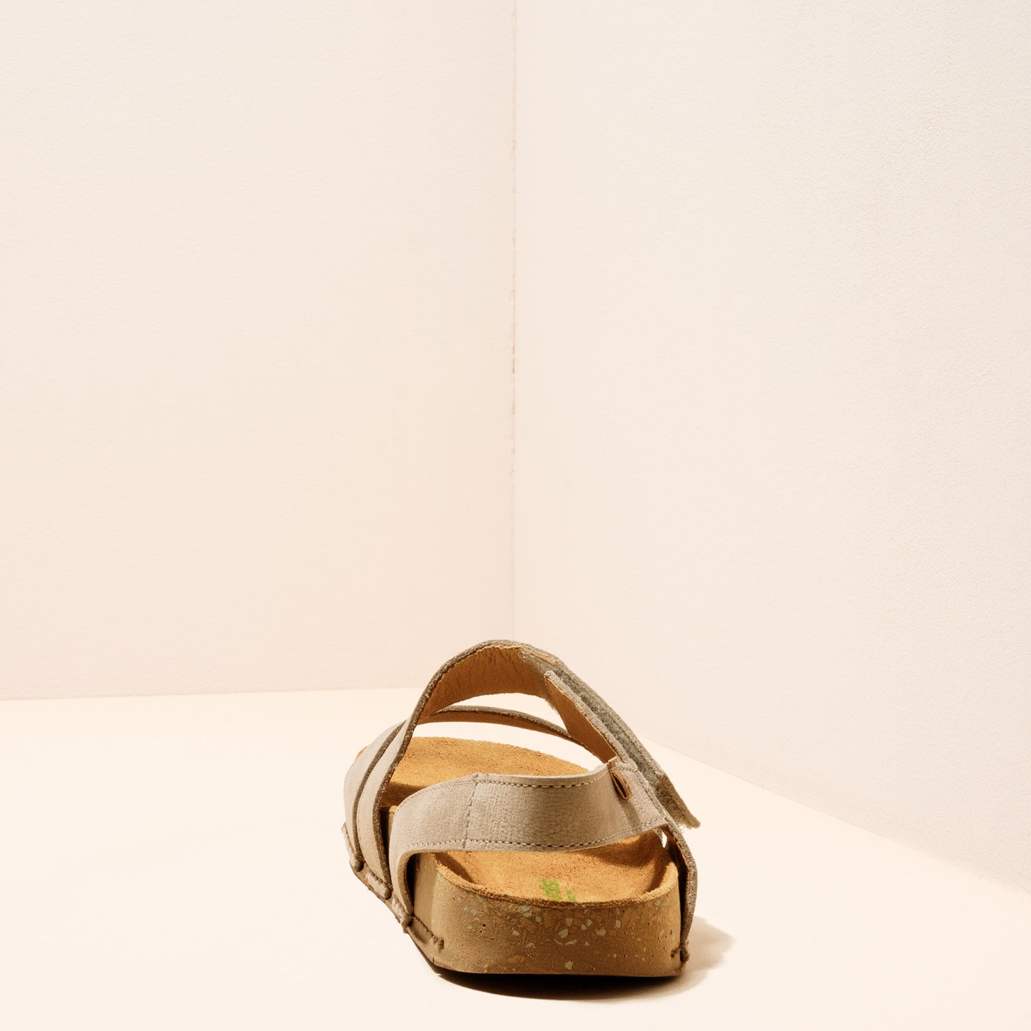 gid://shopify/Product/15700061356364_8