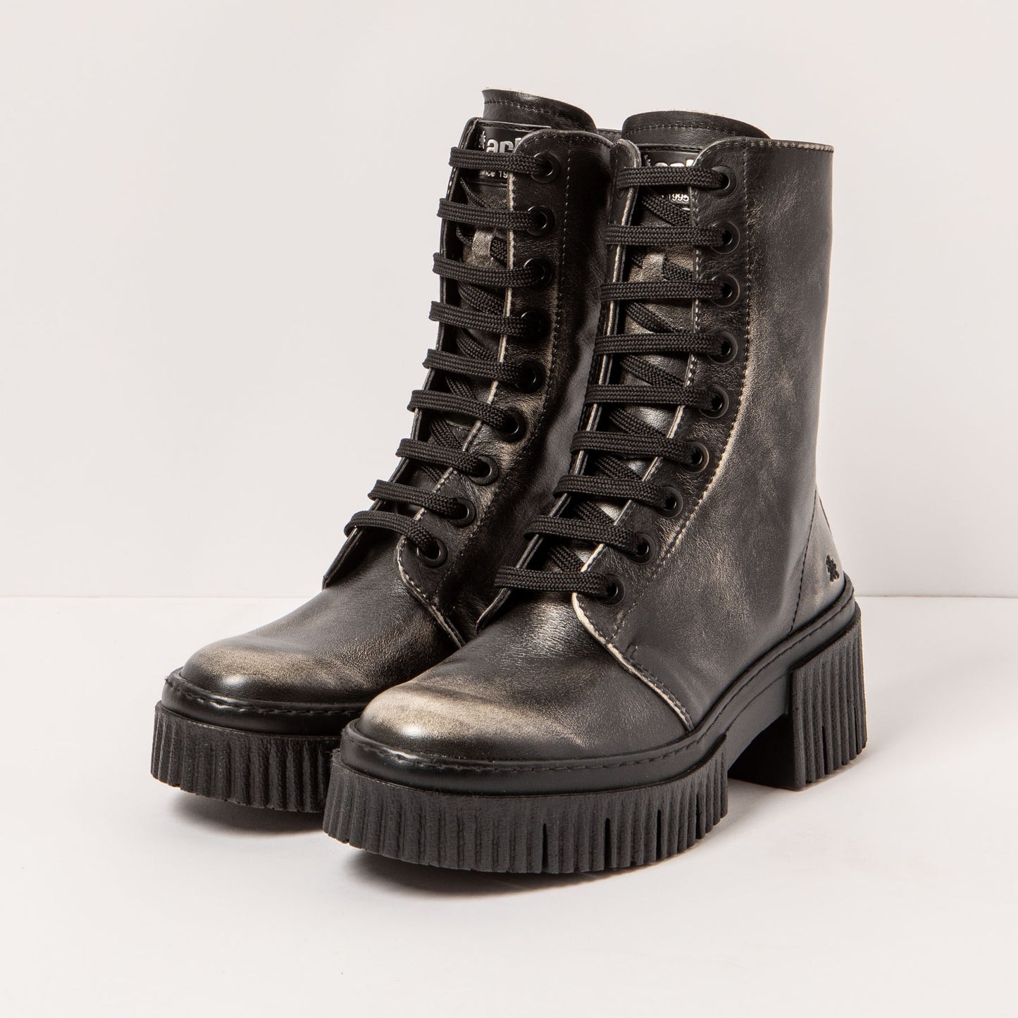 gid://shopify/Product/15693914505548_2