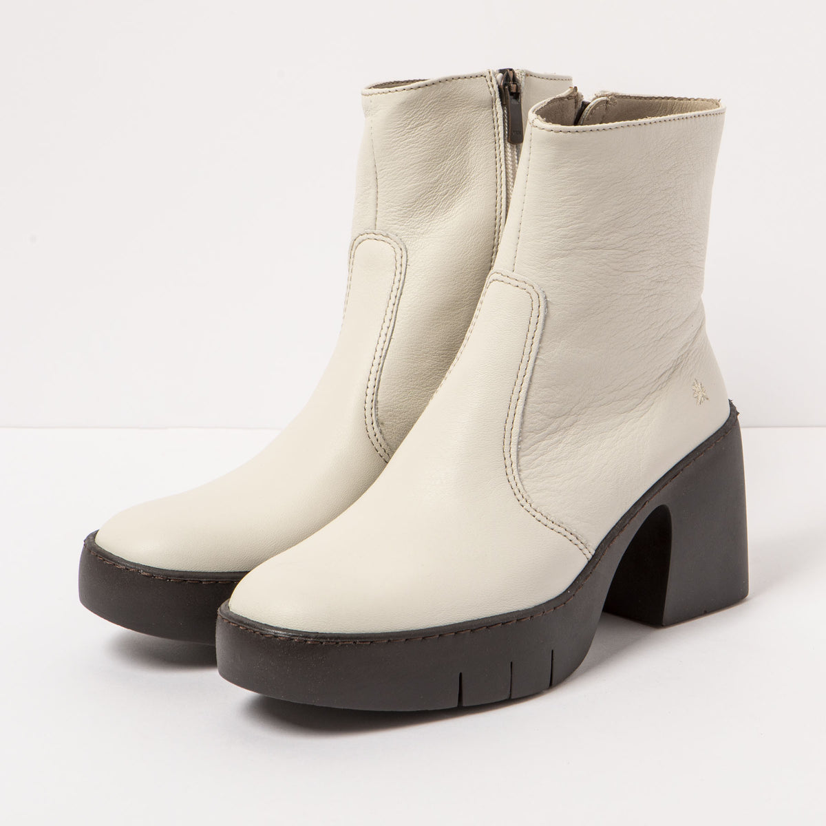 gid://shopify/Product/16171420254540_5