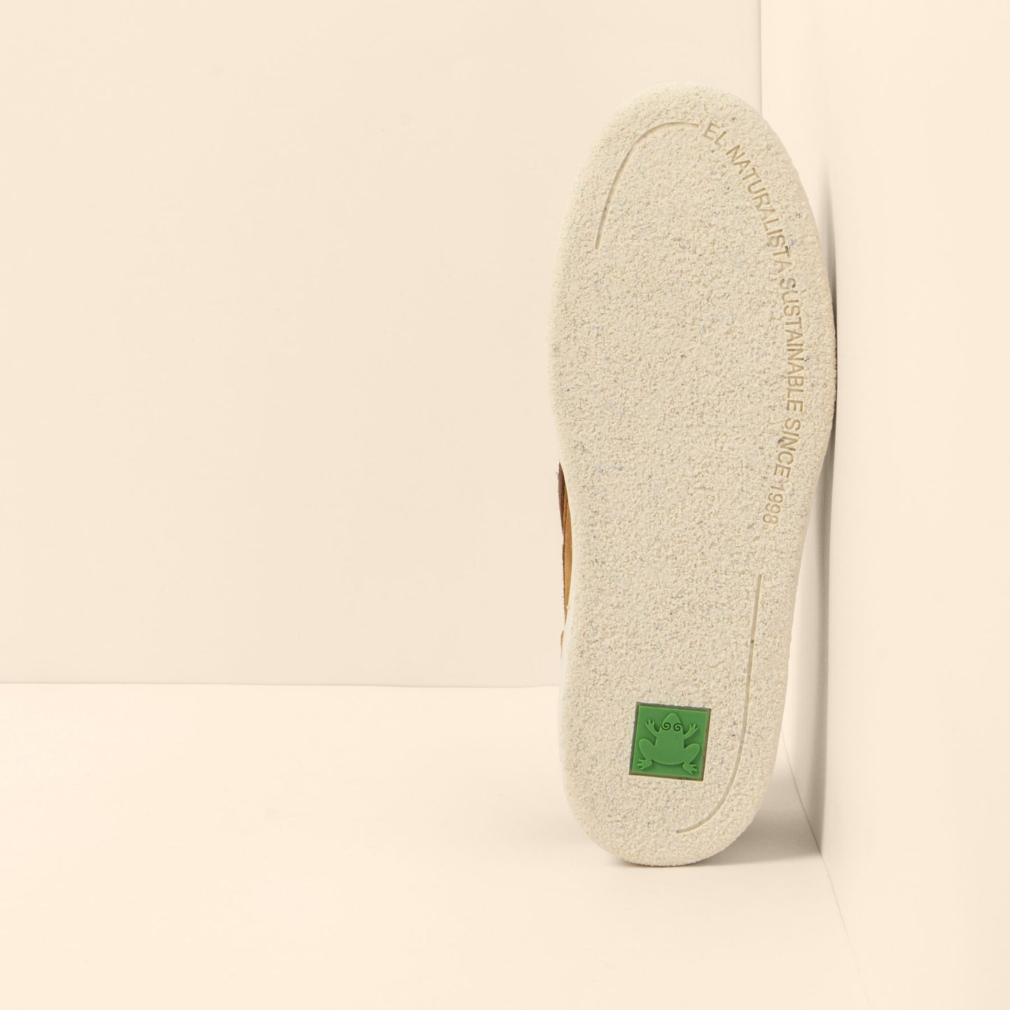 gid://shopify/Product/15700111851852_3