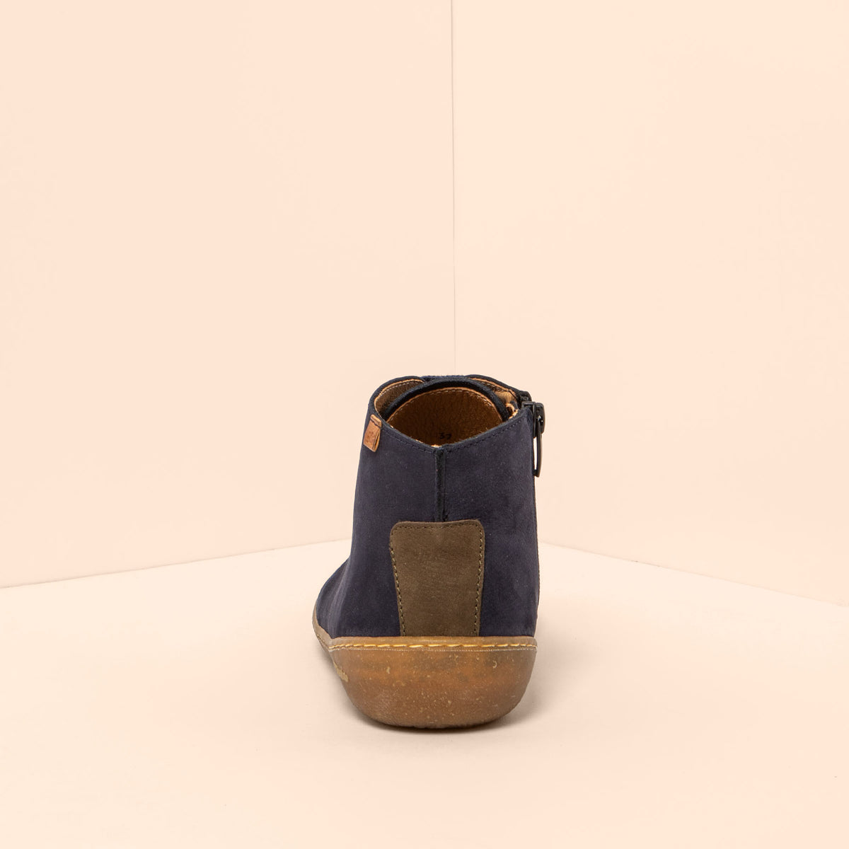 gid://shopify/Product/16124494643532_5