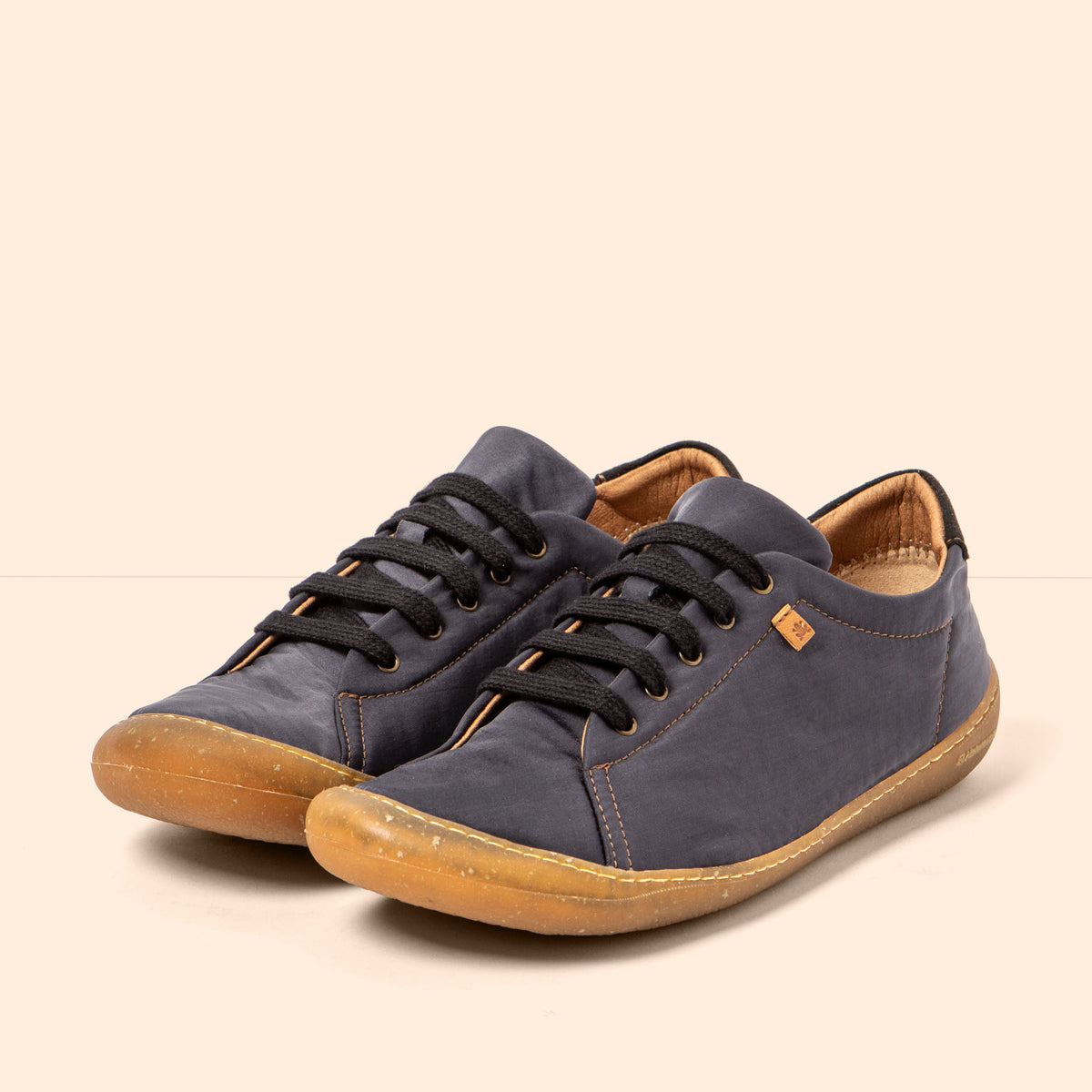 gid://shopify/Product/16124730147148_2