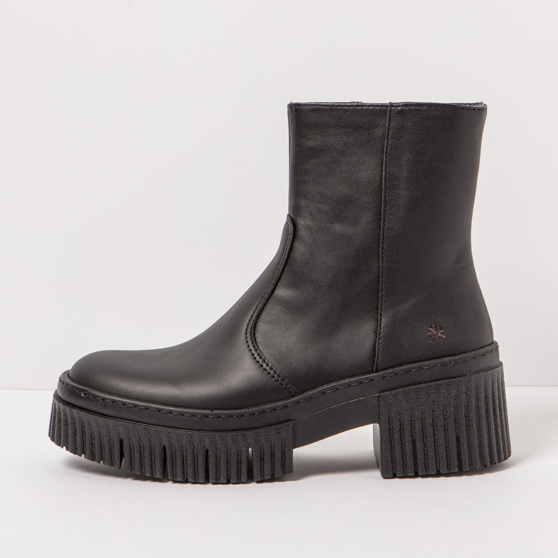 gid://shopify/Product/15785705603404_4