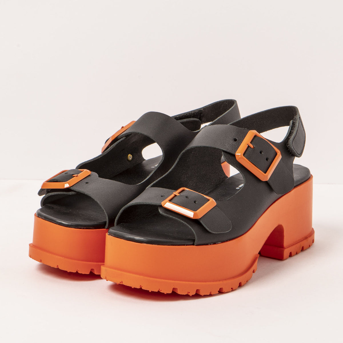 gid://shopify/Product/16171547984204_5