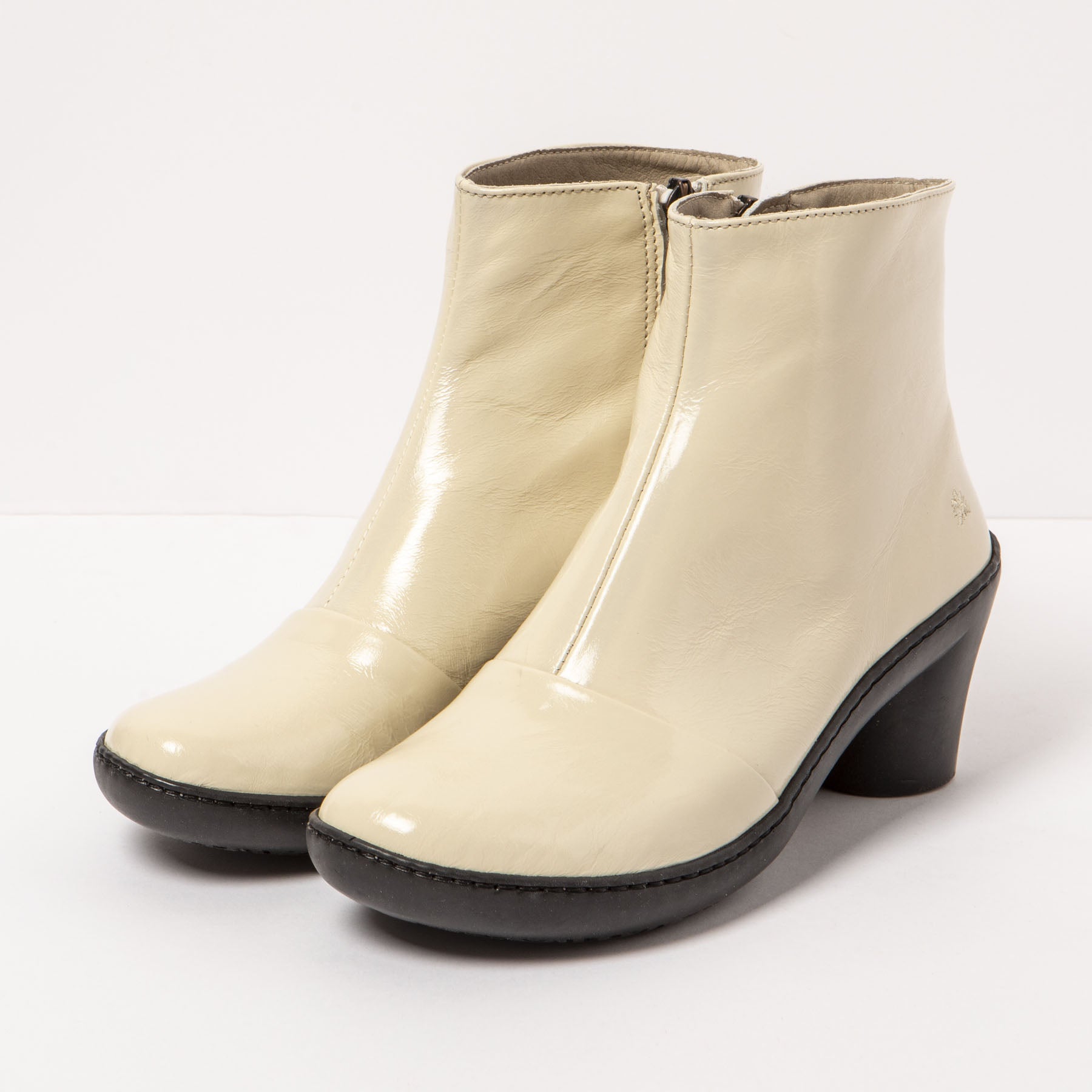 gid://shopify/Product/15785711567180_5