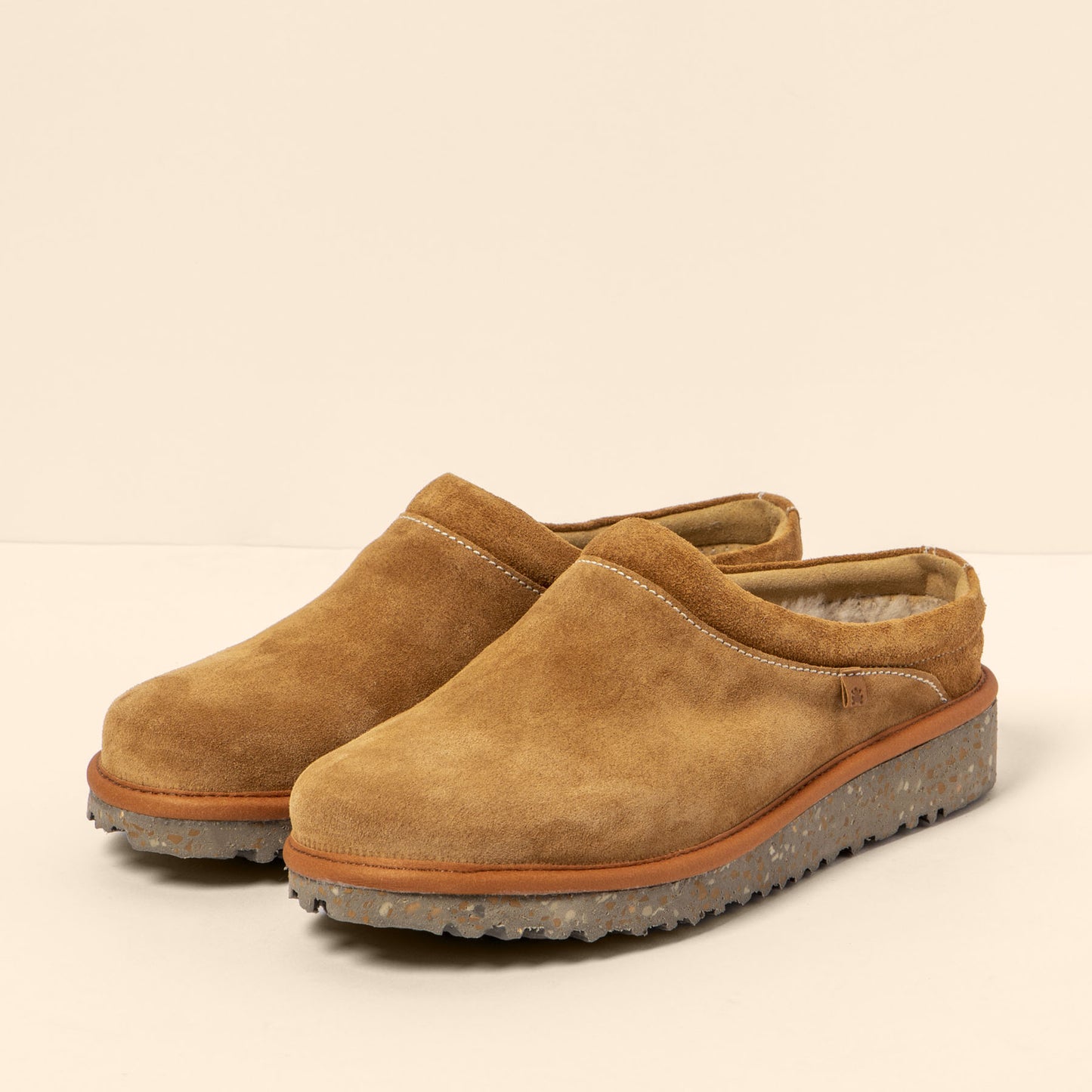 gid://shopify/Product/15700032586060_2