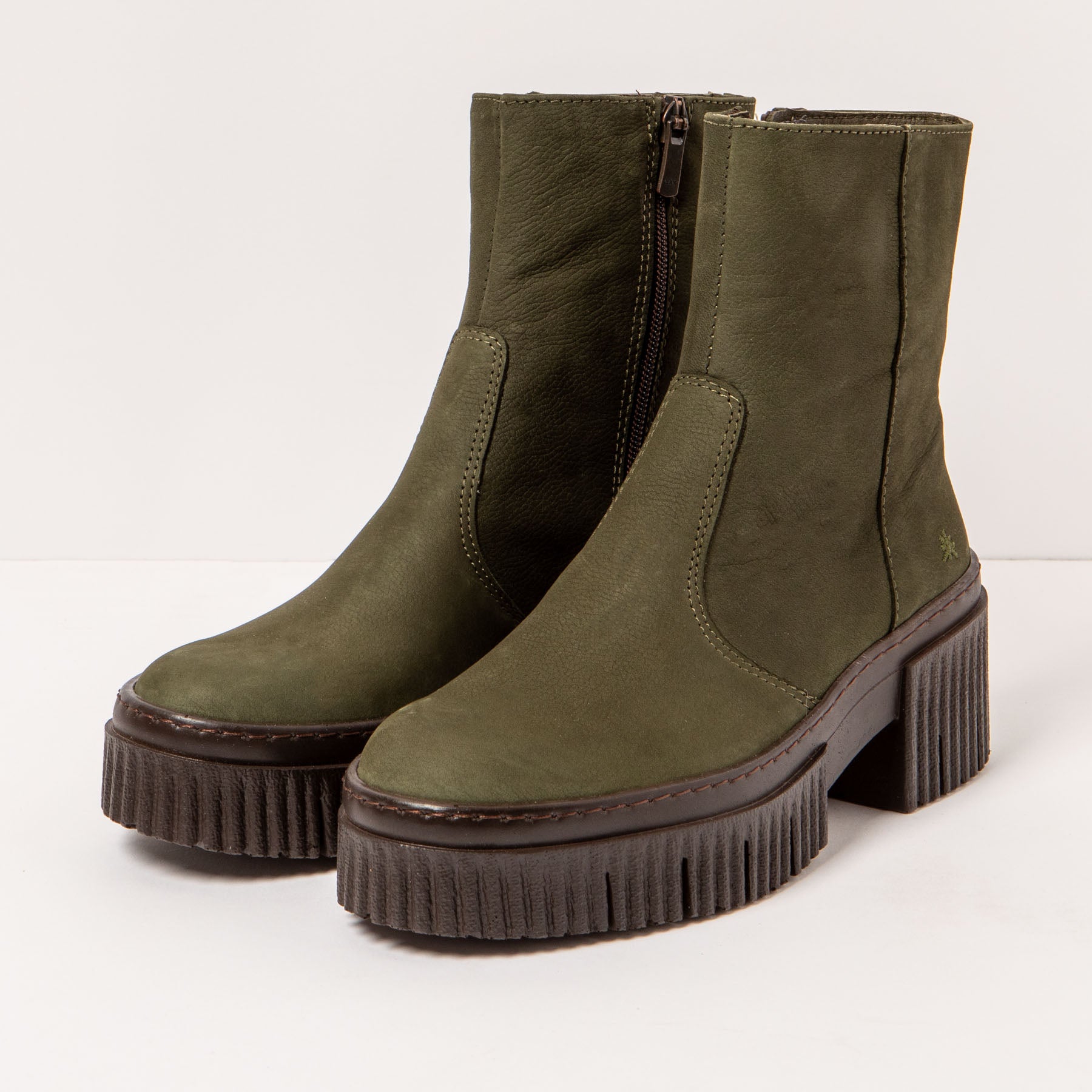 gid://shopify/Product/15785707503948_6