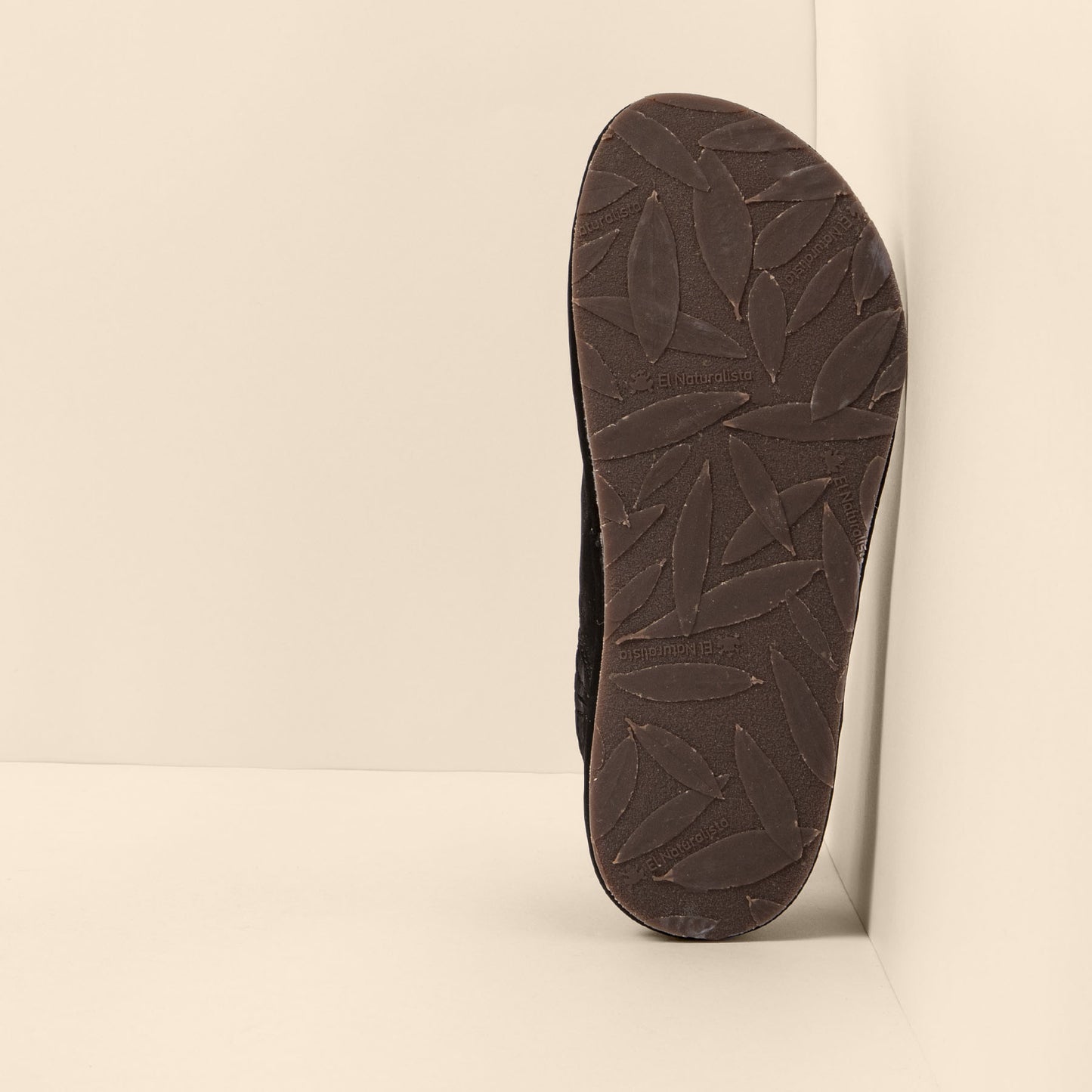 gid://shopify/Product/15700425015628_3