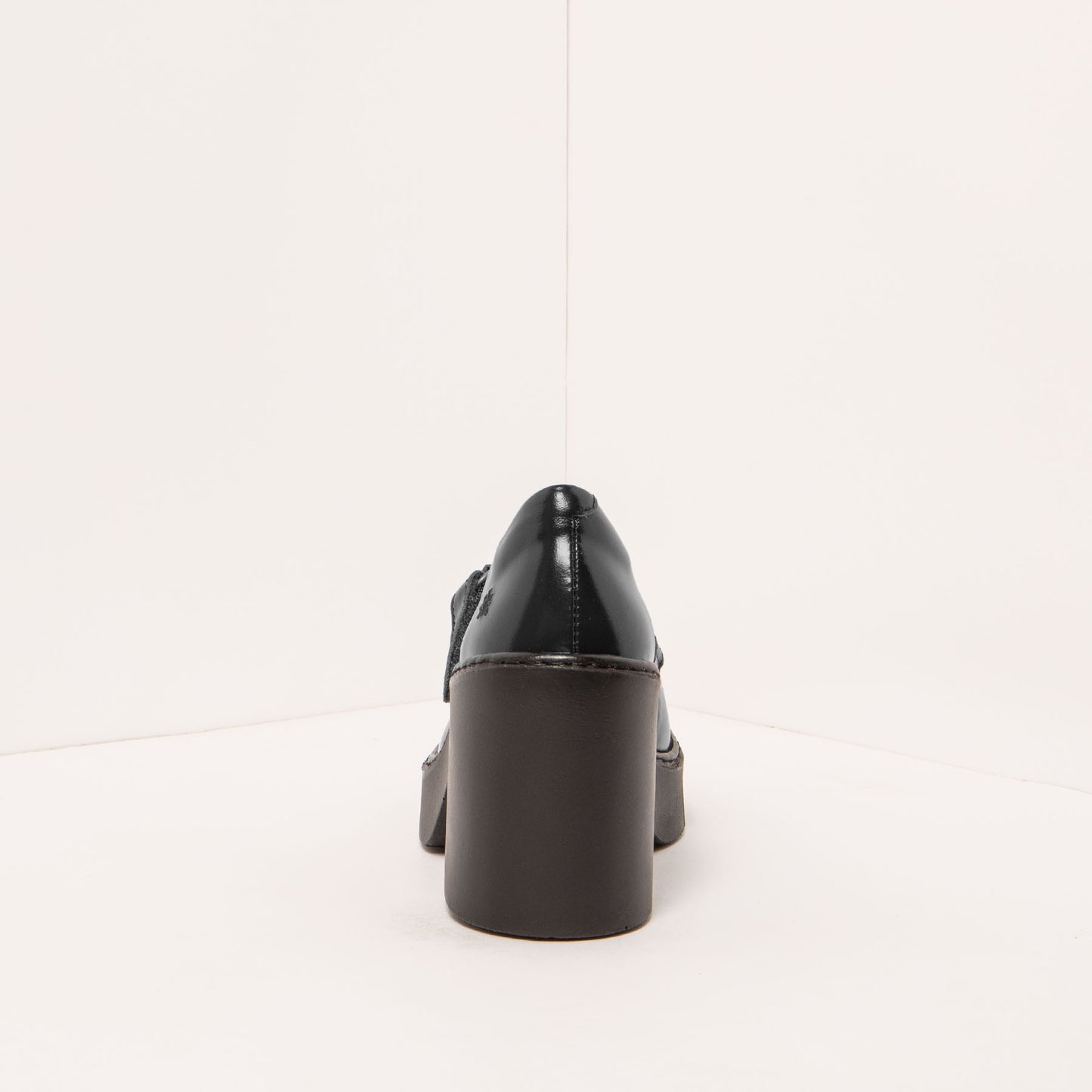 gid://shopify/Product/15694364049740_5