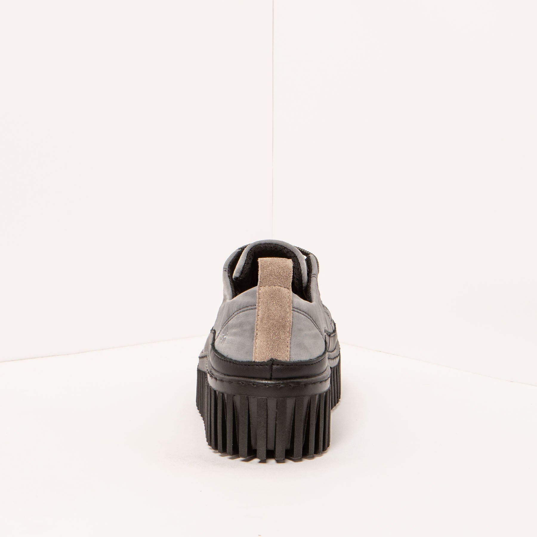 gid://shopify/Product/15694034960716_5