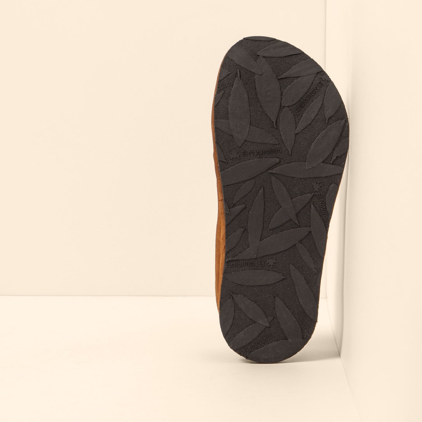gid://shopify/Product/15700376420684_3