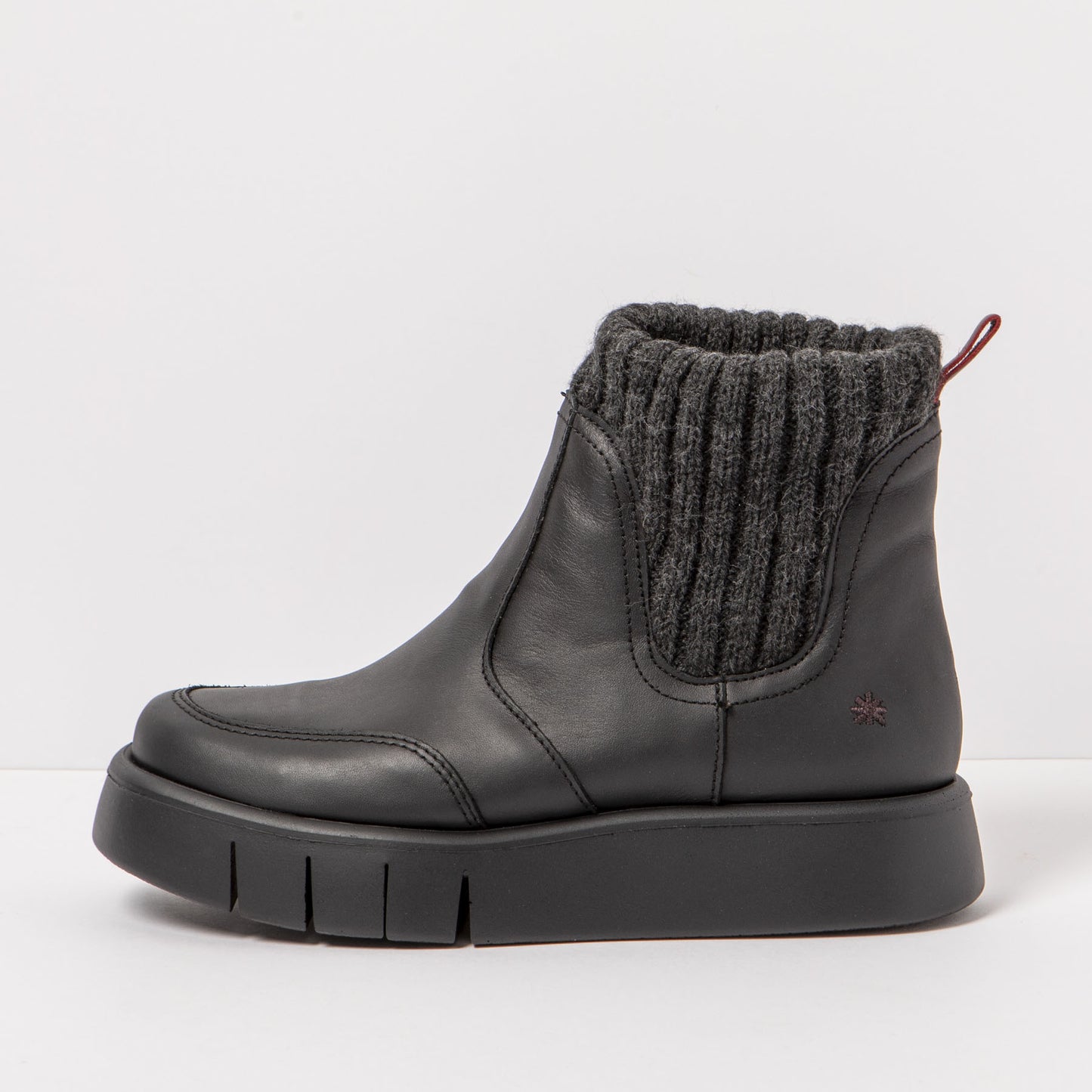 gid://shopify/Product/15785701376332_4
