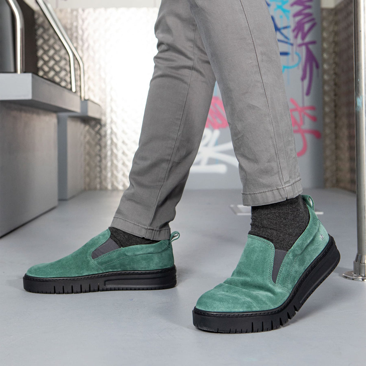 gid://shopify/Product/16171529371980_9