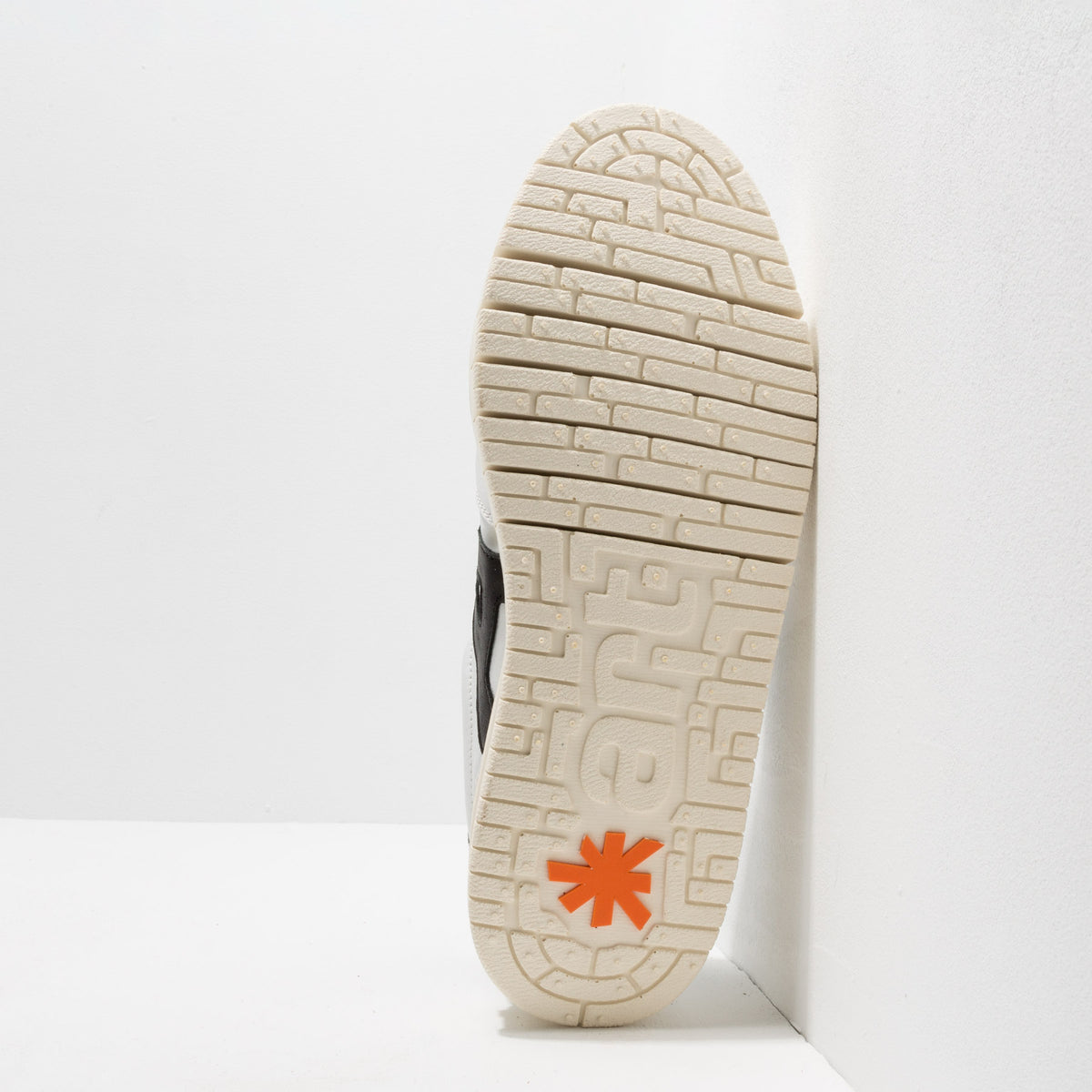 gid://shopify/Product/16171459477836_6