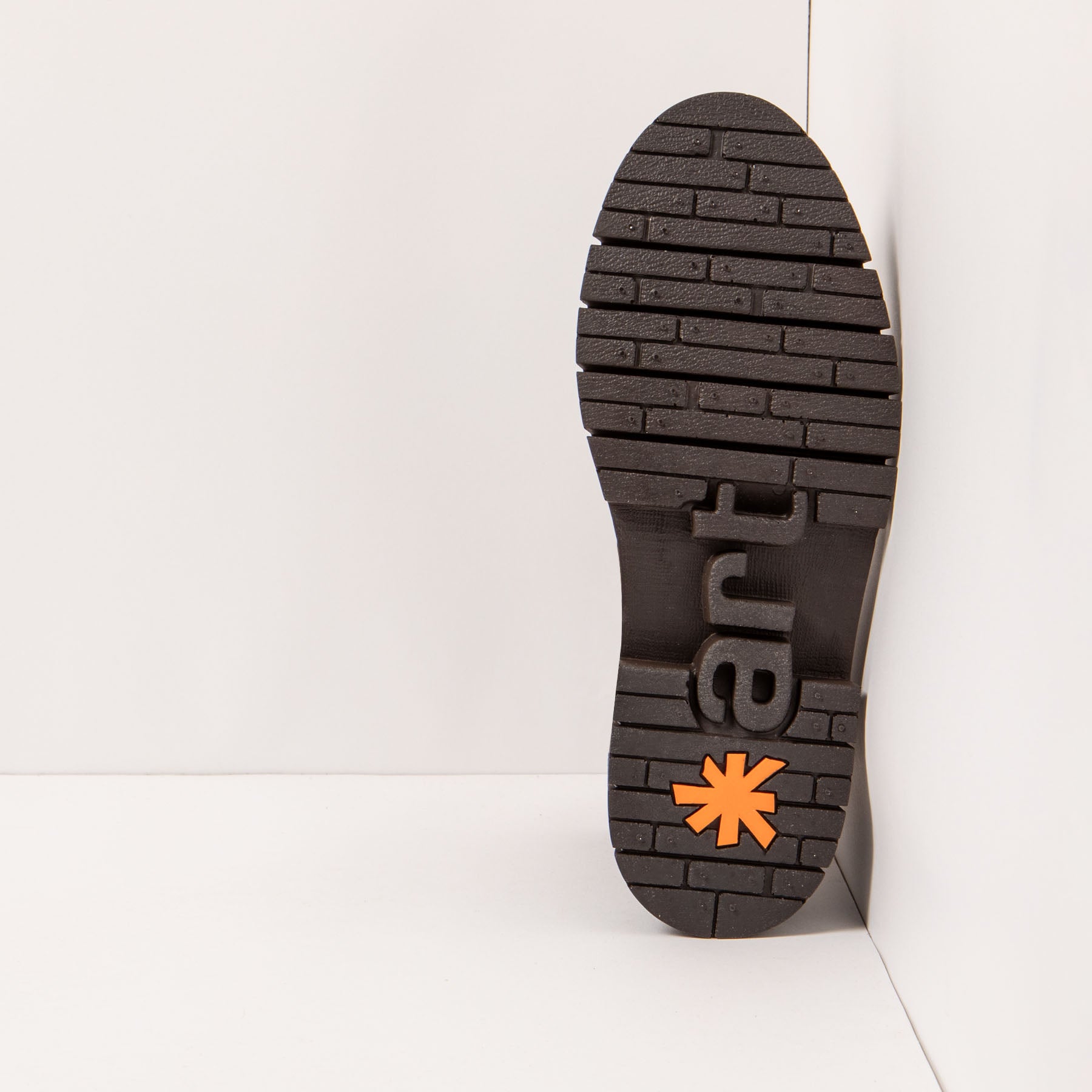 gid://shopify/Product/15694349828428_3