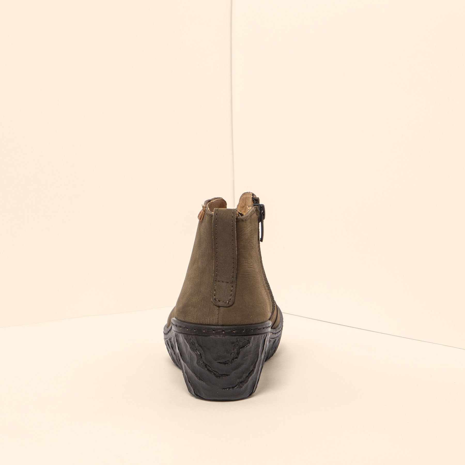 gid://shopify/Product/15699911573836_8