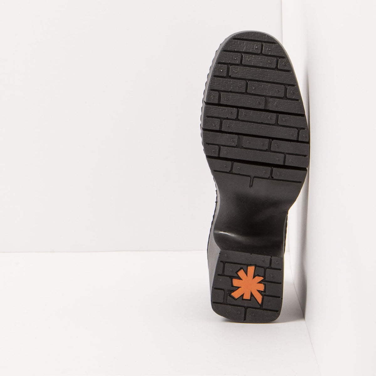 gid://shopify/Product/16171416748364_6