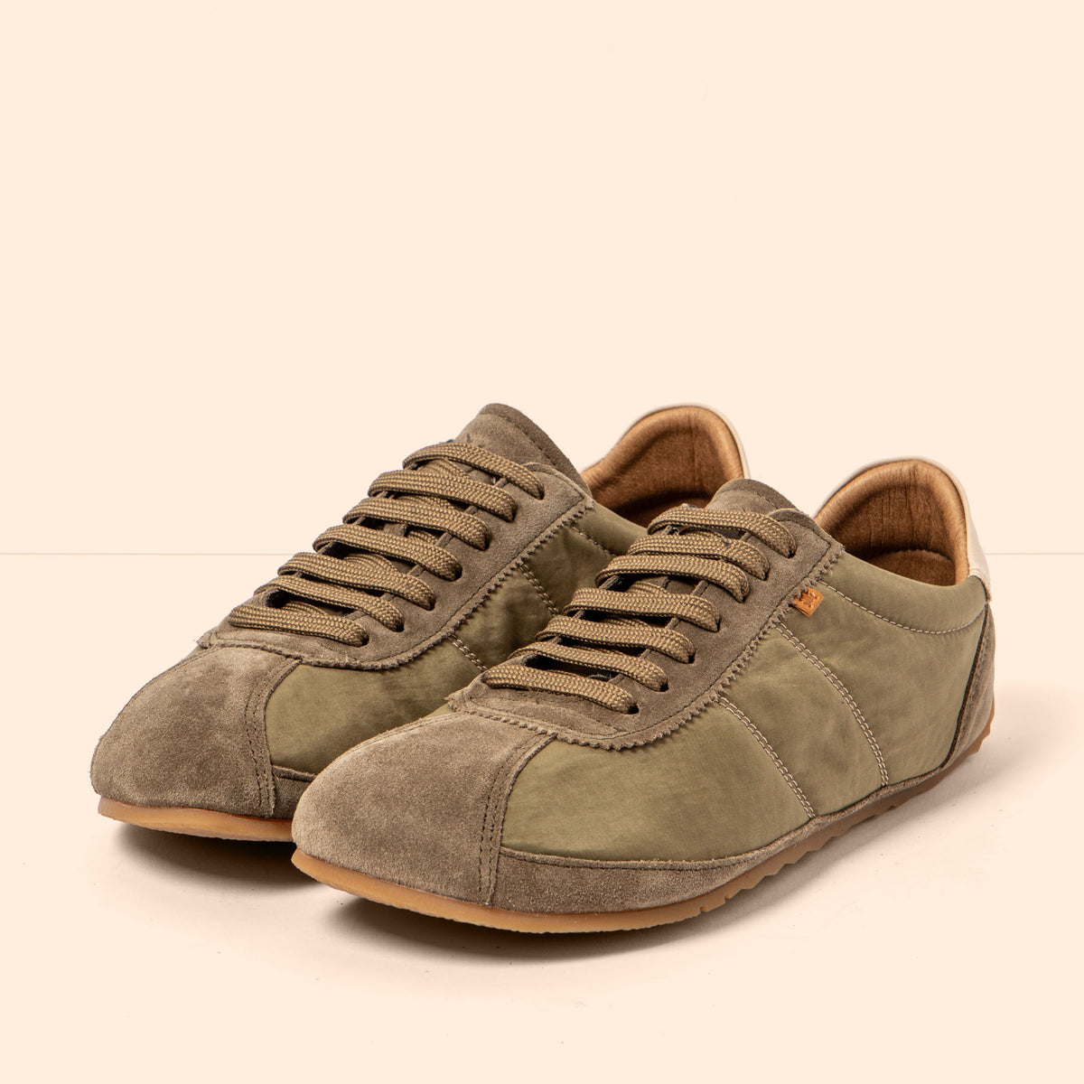gid://shopify/Product/16124823503180_2
