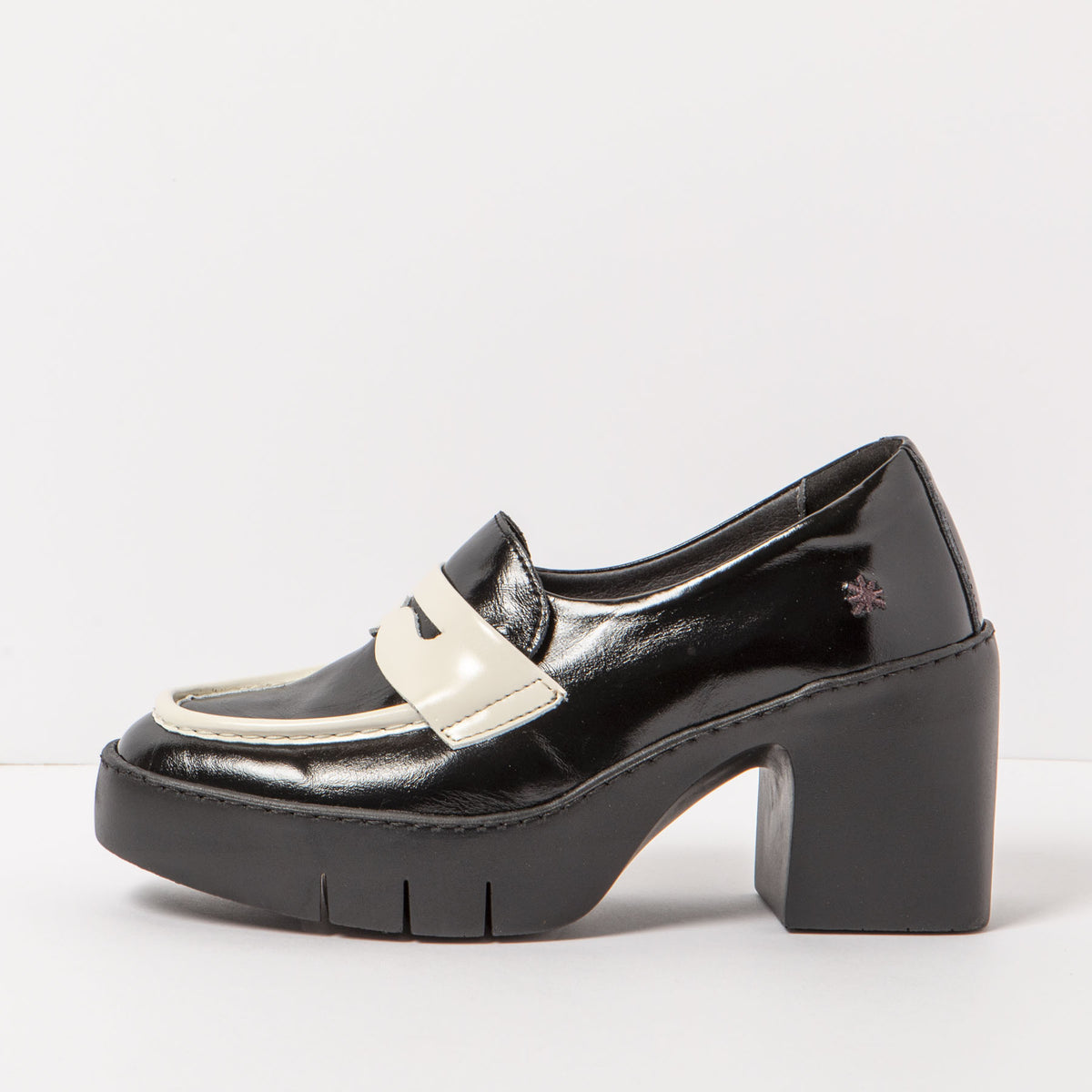 gid://shopify/Product/16171413700940_4