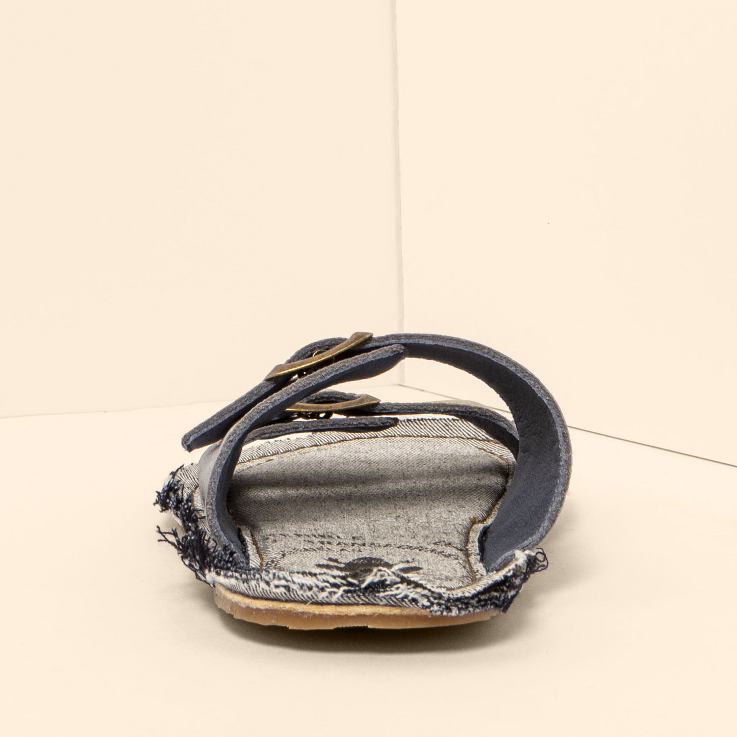 gid://shopify/Product/15700703773004_5