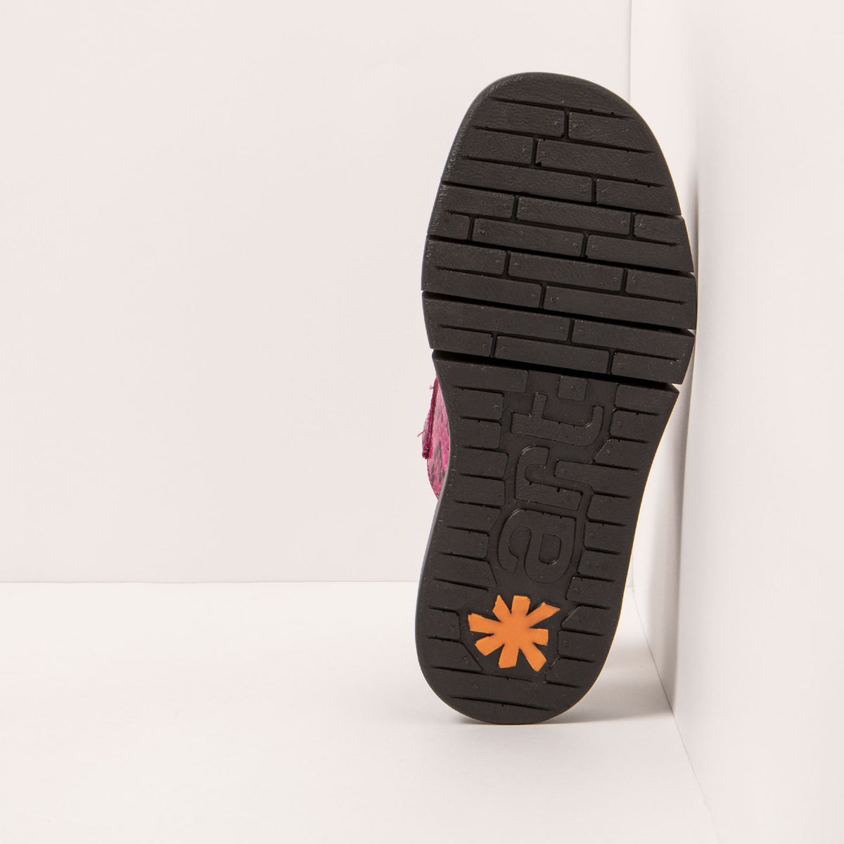 gid://shopify/Product/16172075811148_3
