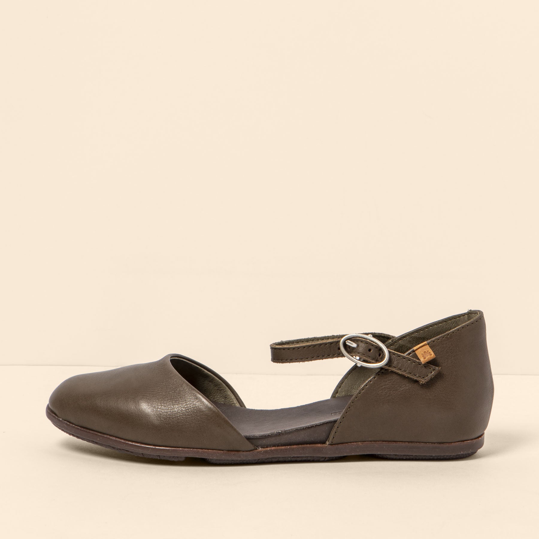 gid://shopify/Product/15700753219916_1