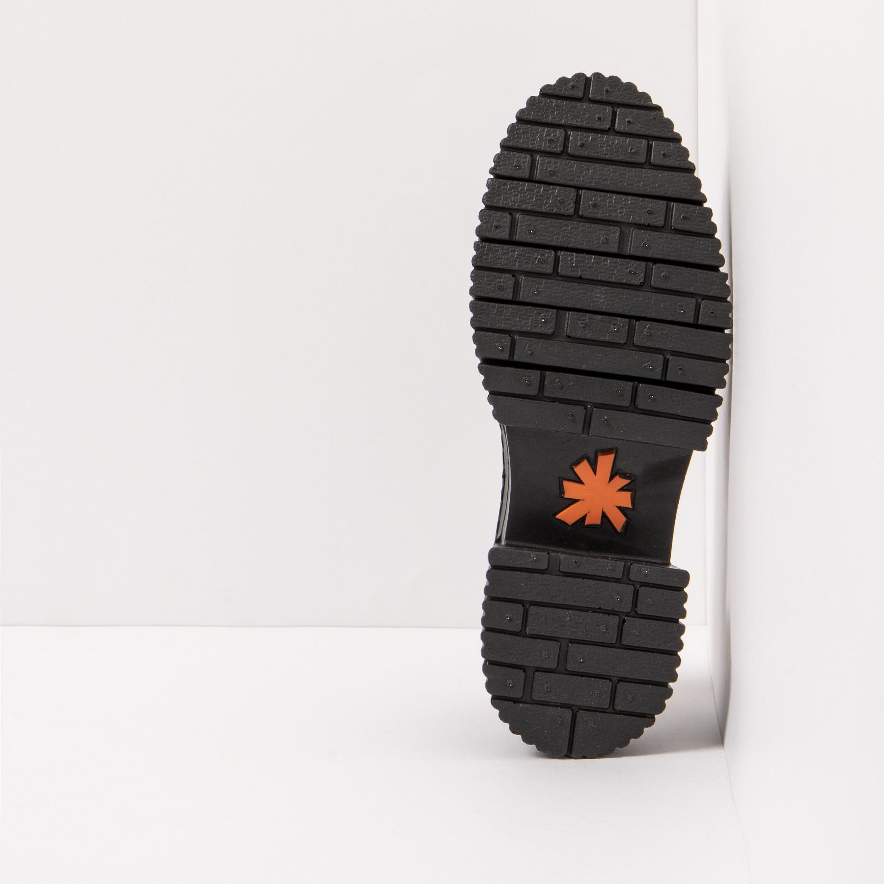 gid://shopify/Product/15785702326604_6