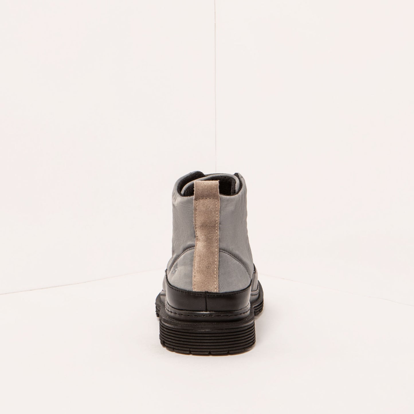 gid://shopify/Product/15694310637900_5