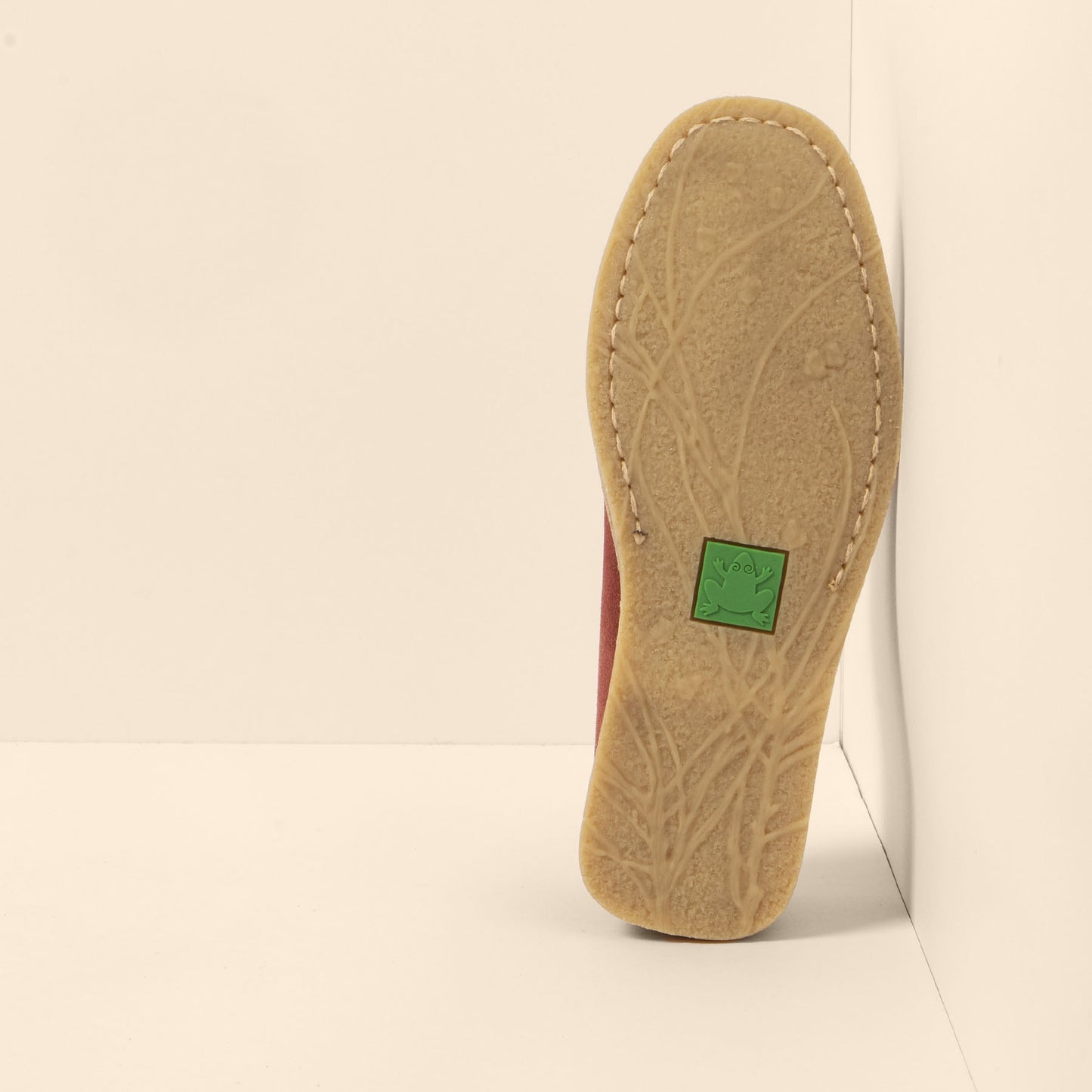 gid://shopify/Product/15700183548236_3