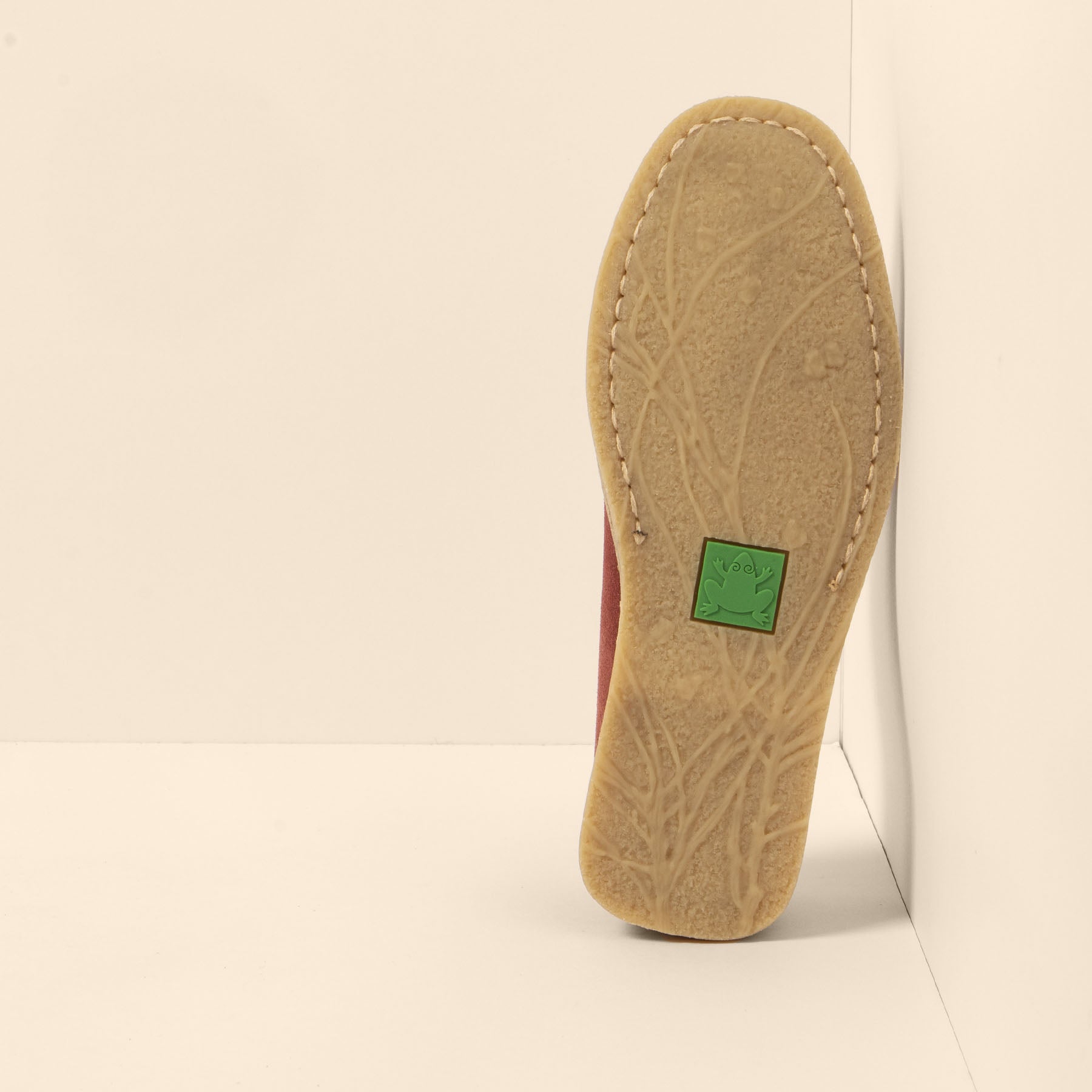 gid://shopify/Product/15700183548236_3