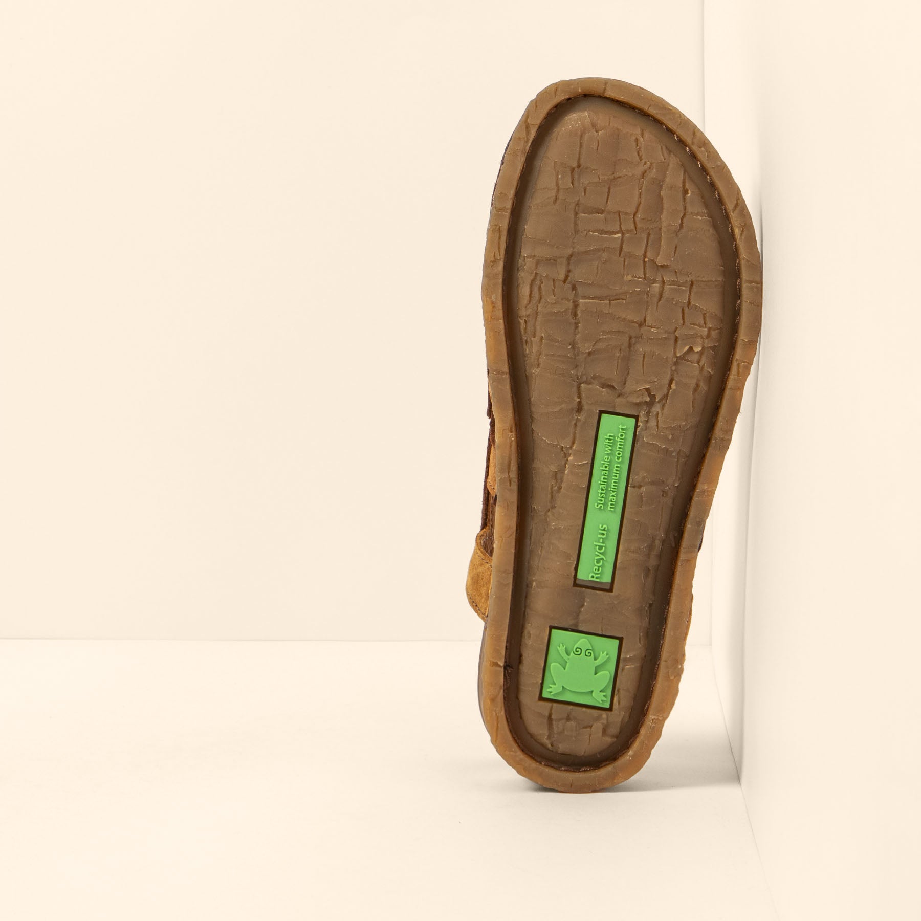gid://shopify/Product/15700529086796_3
