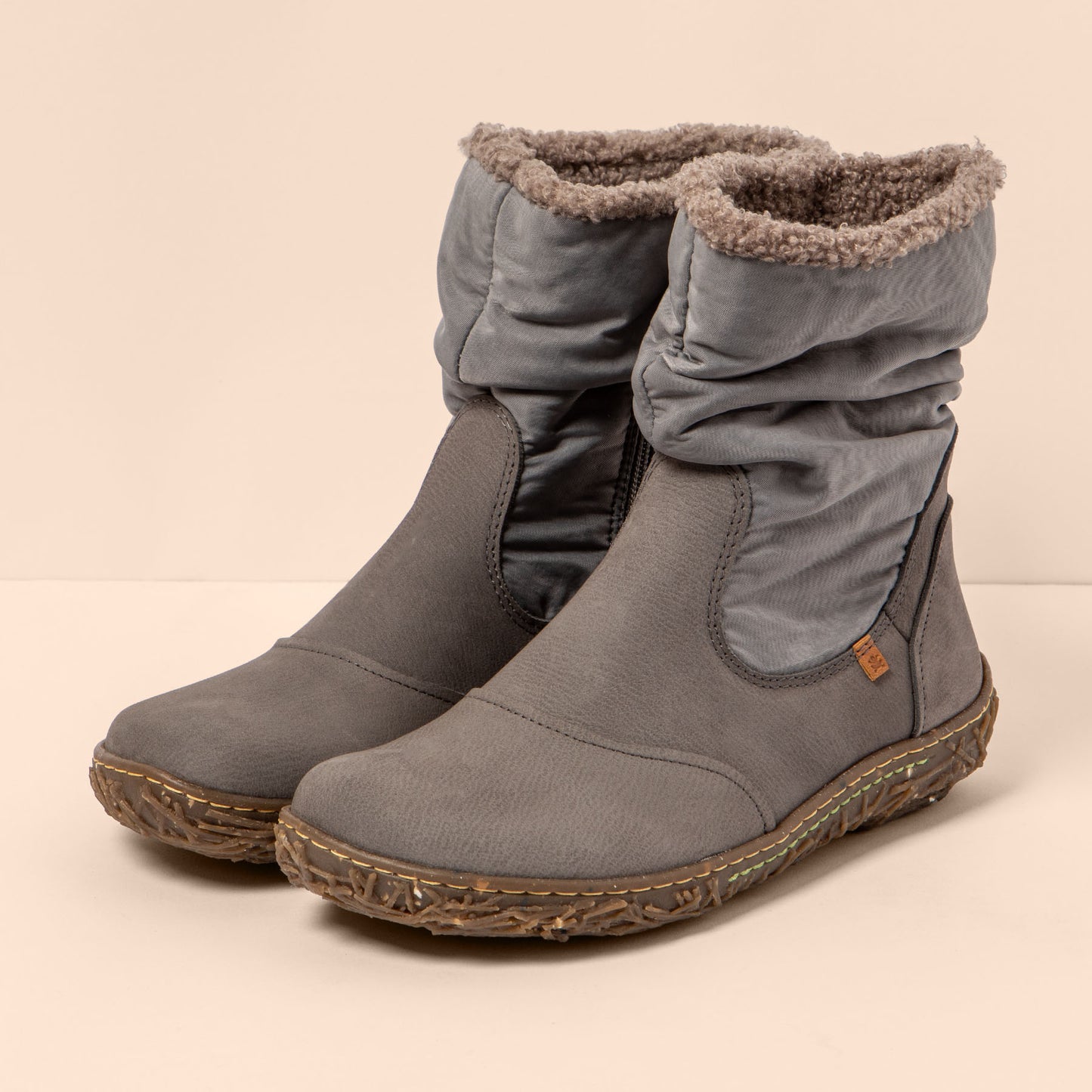 gid://shopify/Product/15700890616140_2
