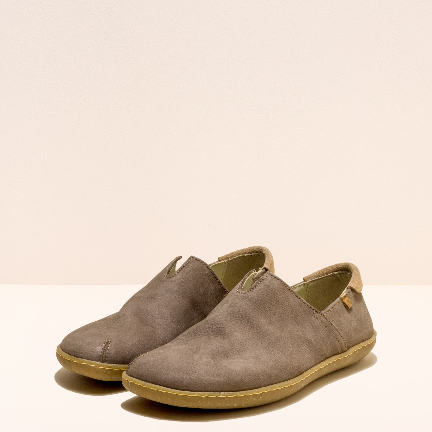 gid://shopify/Product/15700221100364_5