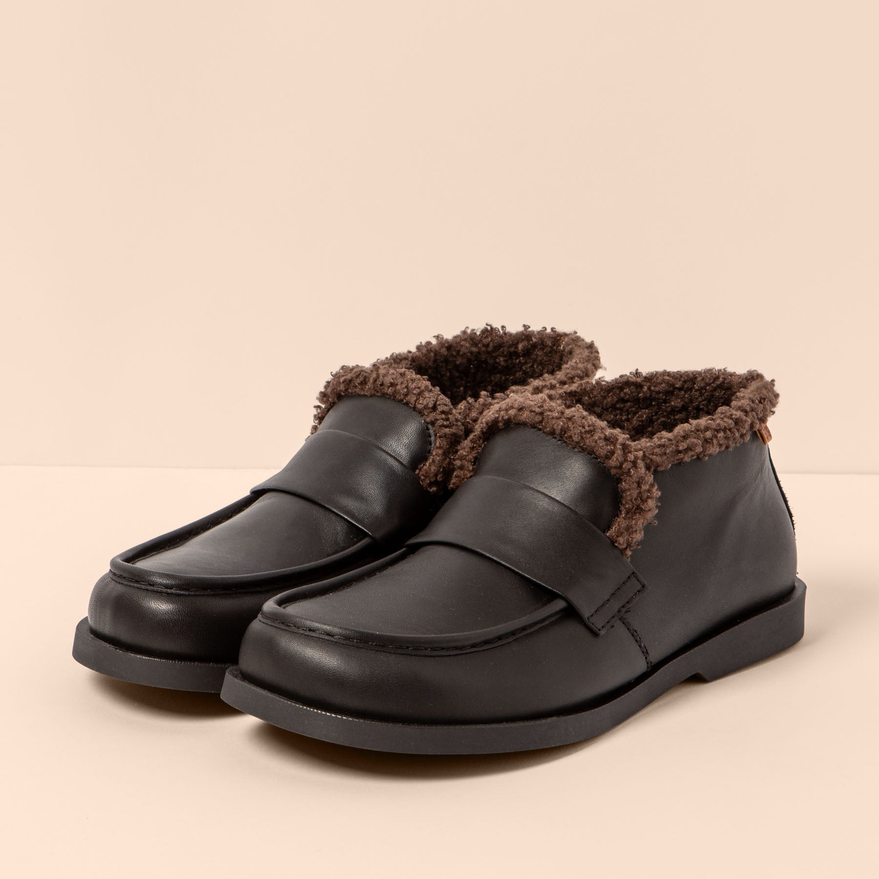 gid://shopify/Product/15700861649228_2