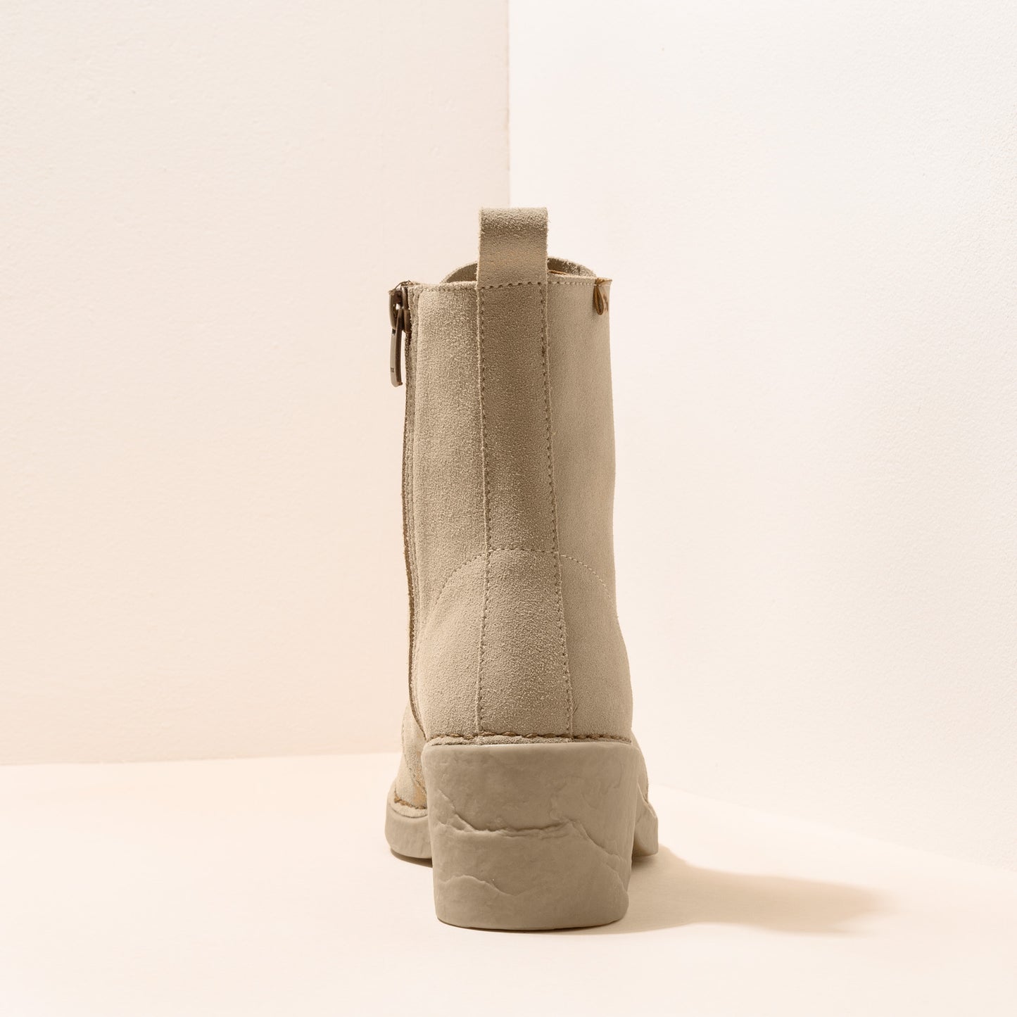 gid://shopify/Product/15700037009740_5