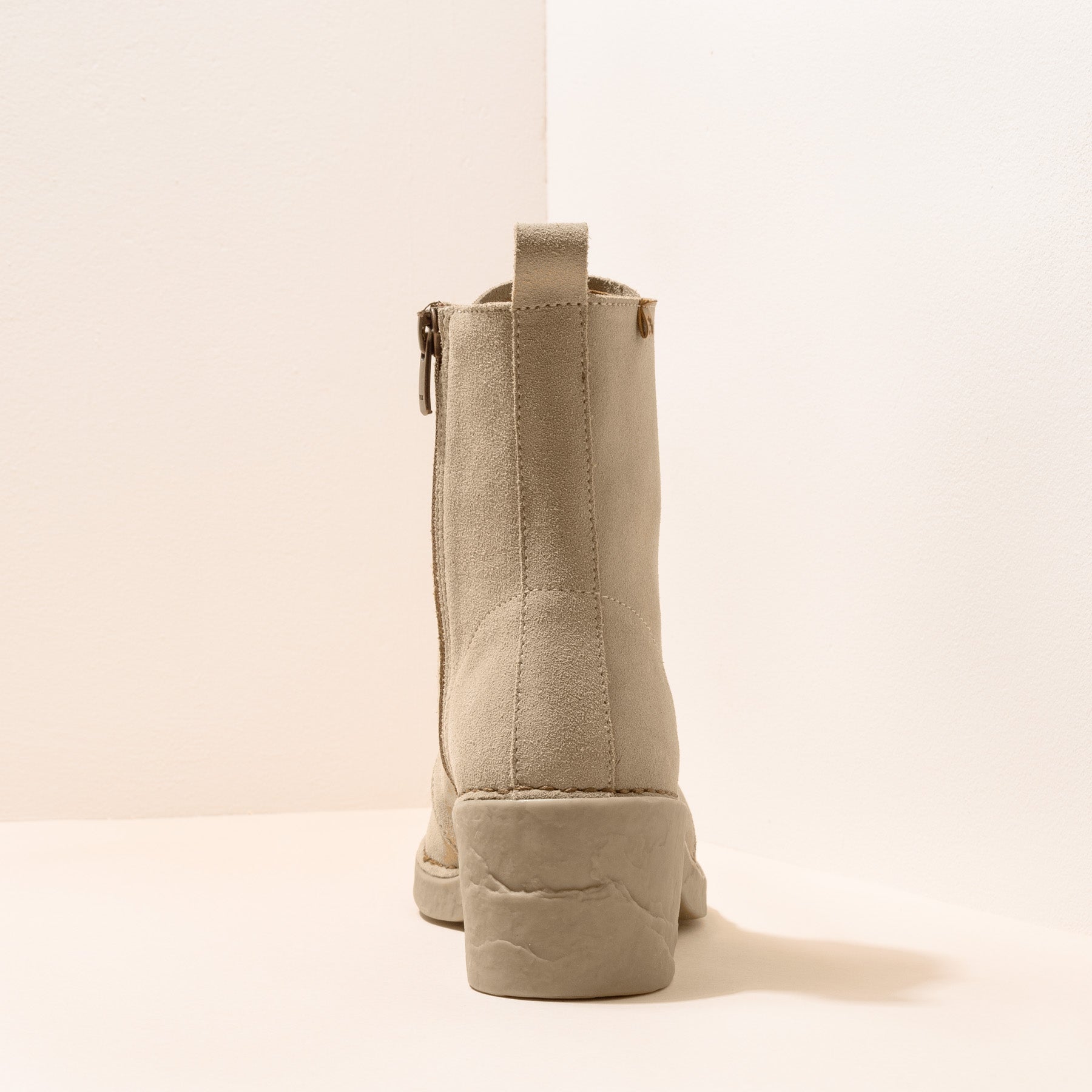 gid://shopify/Product/15700037009740_5