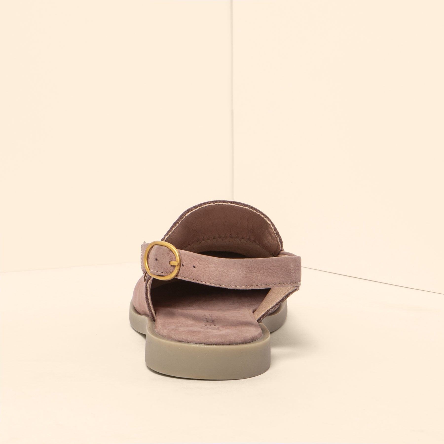 gid://shopify/Product/15700592591180_5