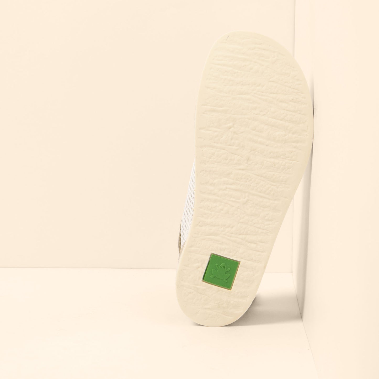gid://shopify/Product/15791925330252_3