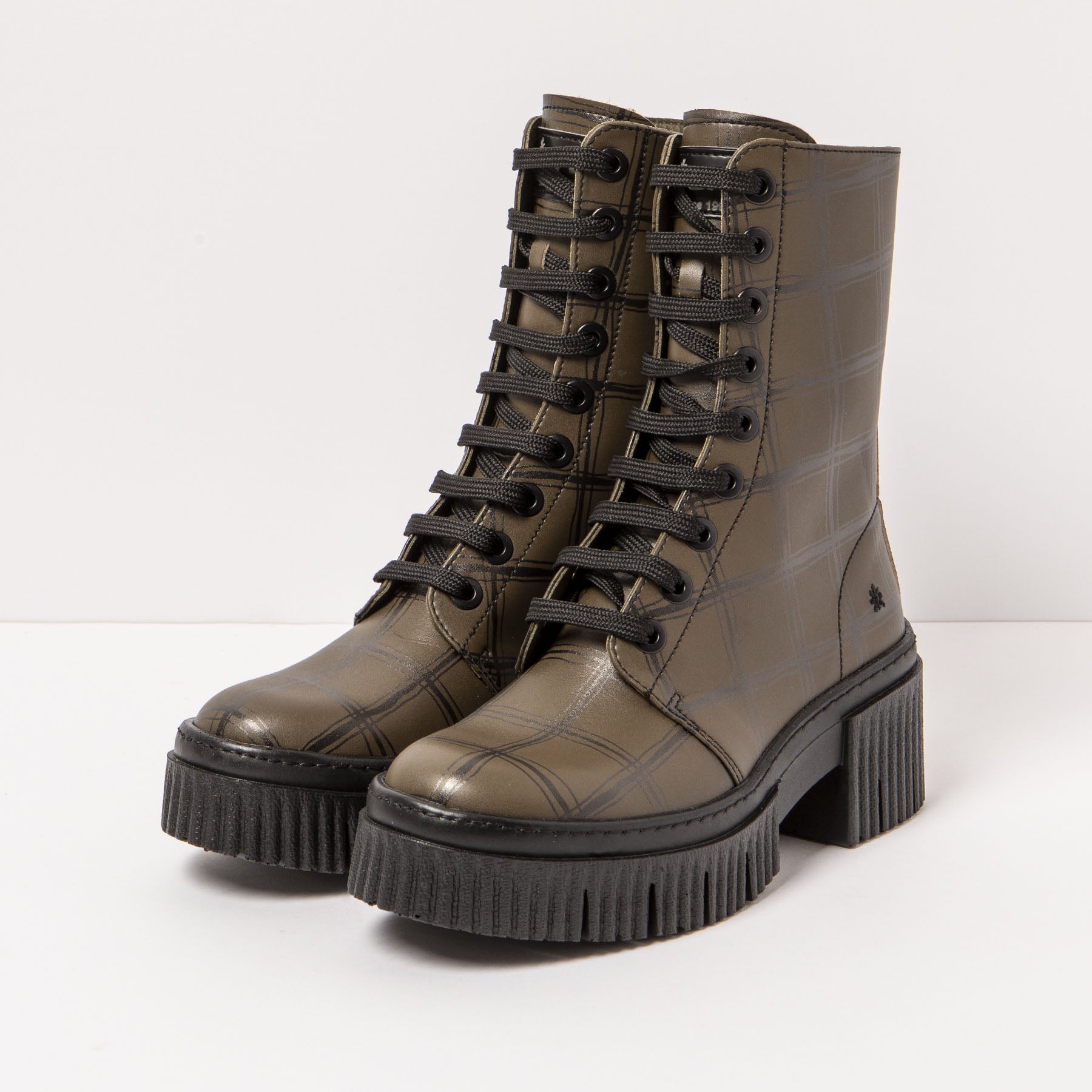 gid://shopify/Product/15785709470028_5