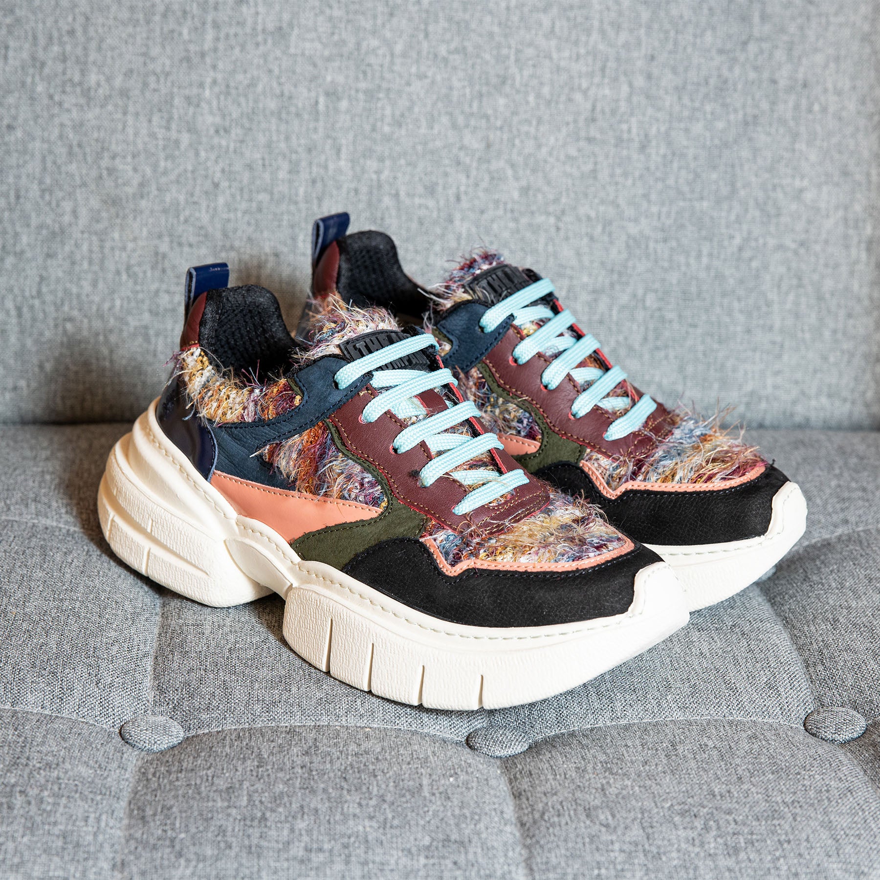 gid://shopify/Product/15694135460172_7