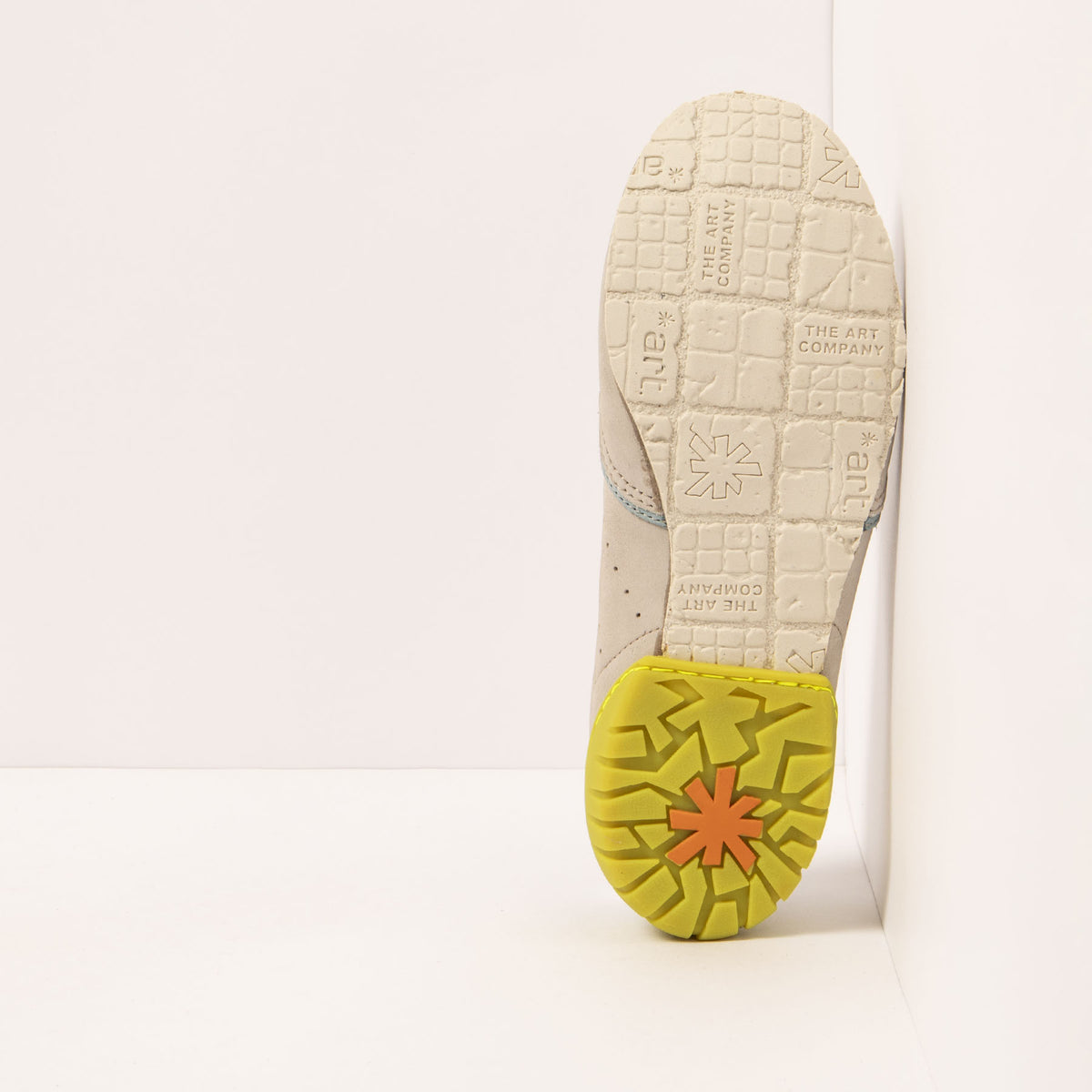 gid://shopify/Product/16172051595596_3
