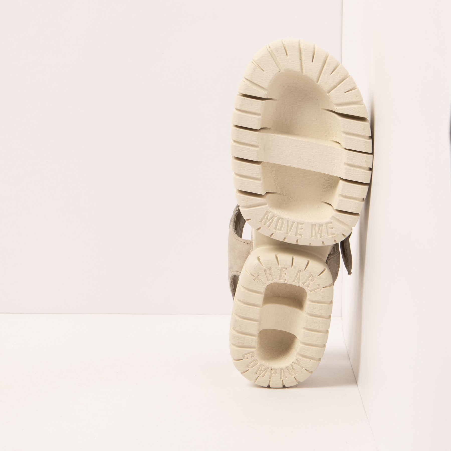 gid://shopify/Product/15693330809164_3