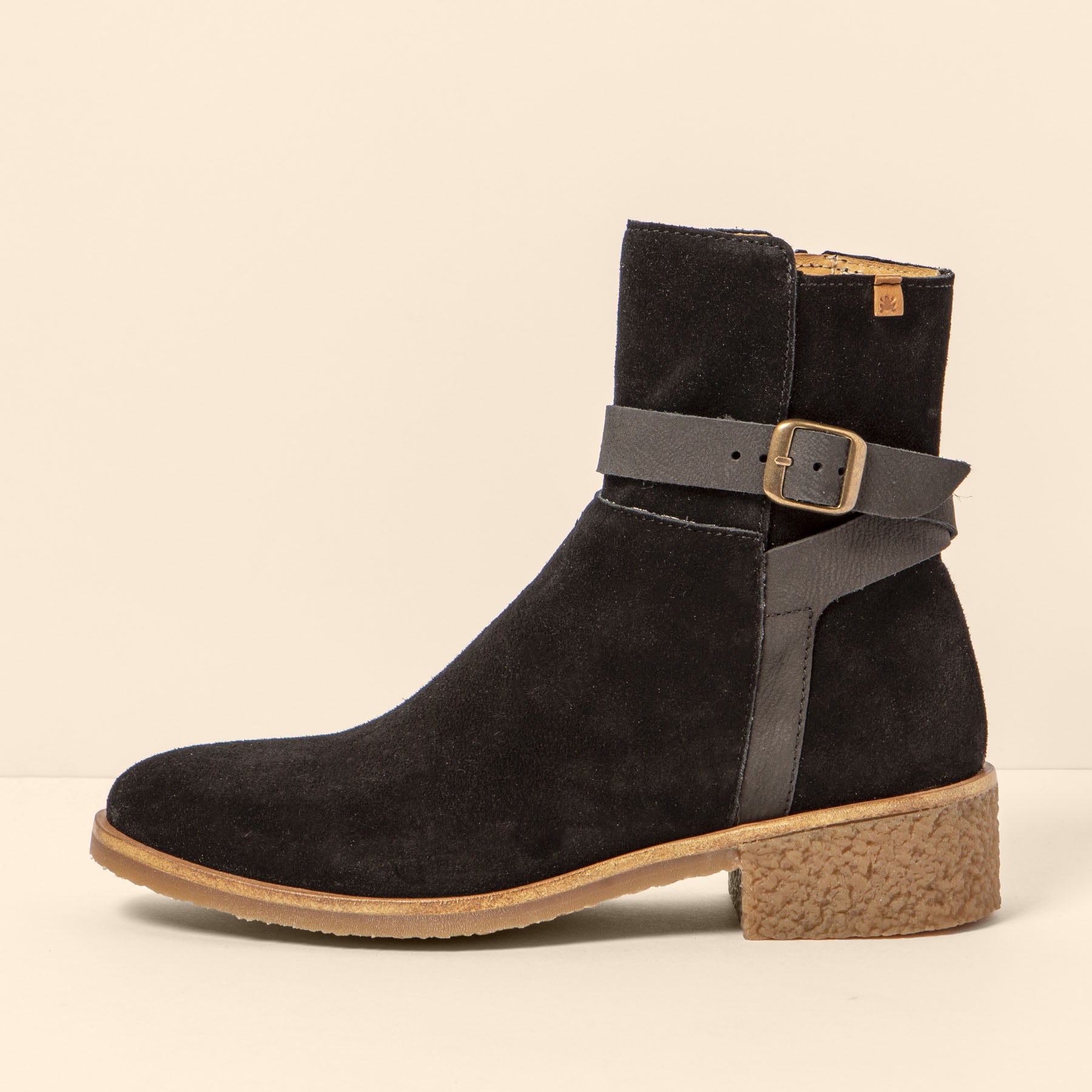 gid://shopify/Product/15700157268300_1