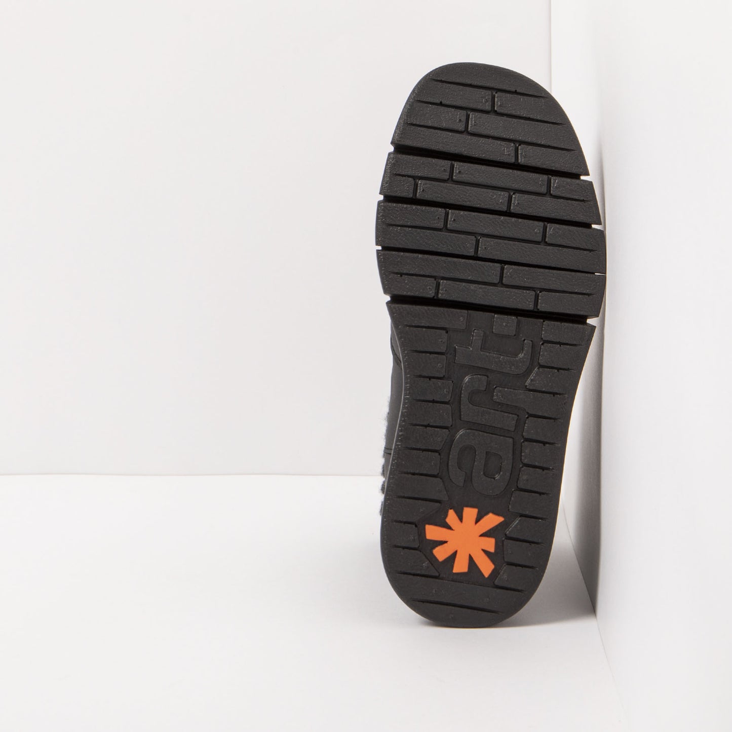 gid://shopify/Product/15785701376332_6