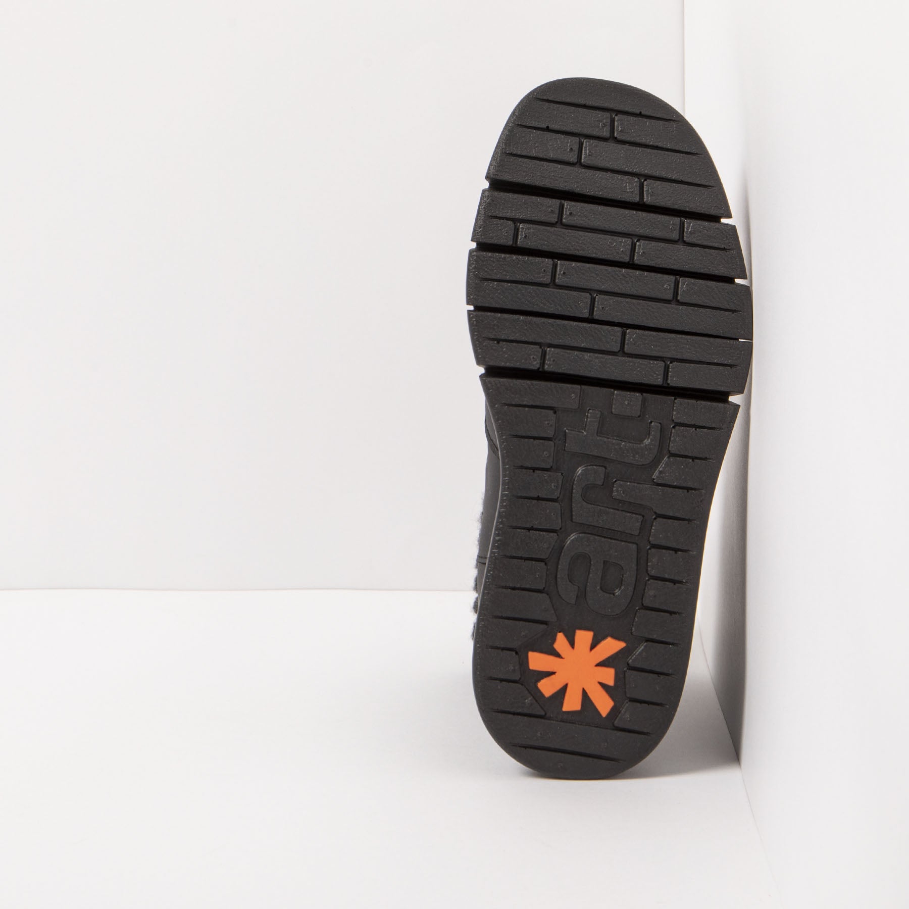 gid://shopify/Product/15785701376332_6