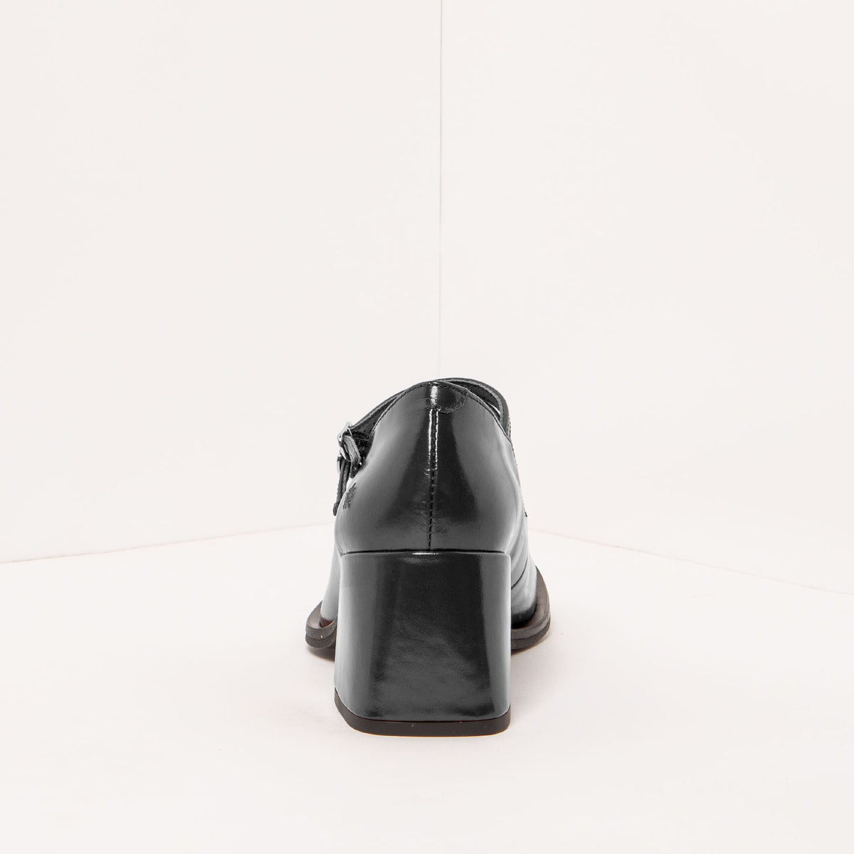 gid://shopify/Product/15694154924364_8