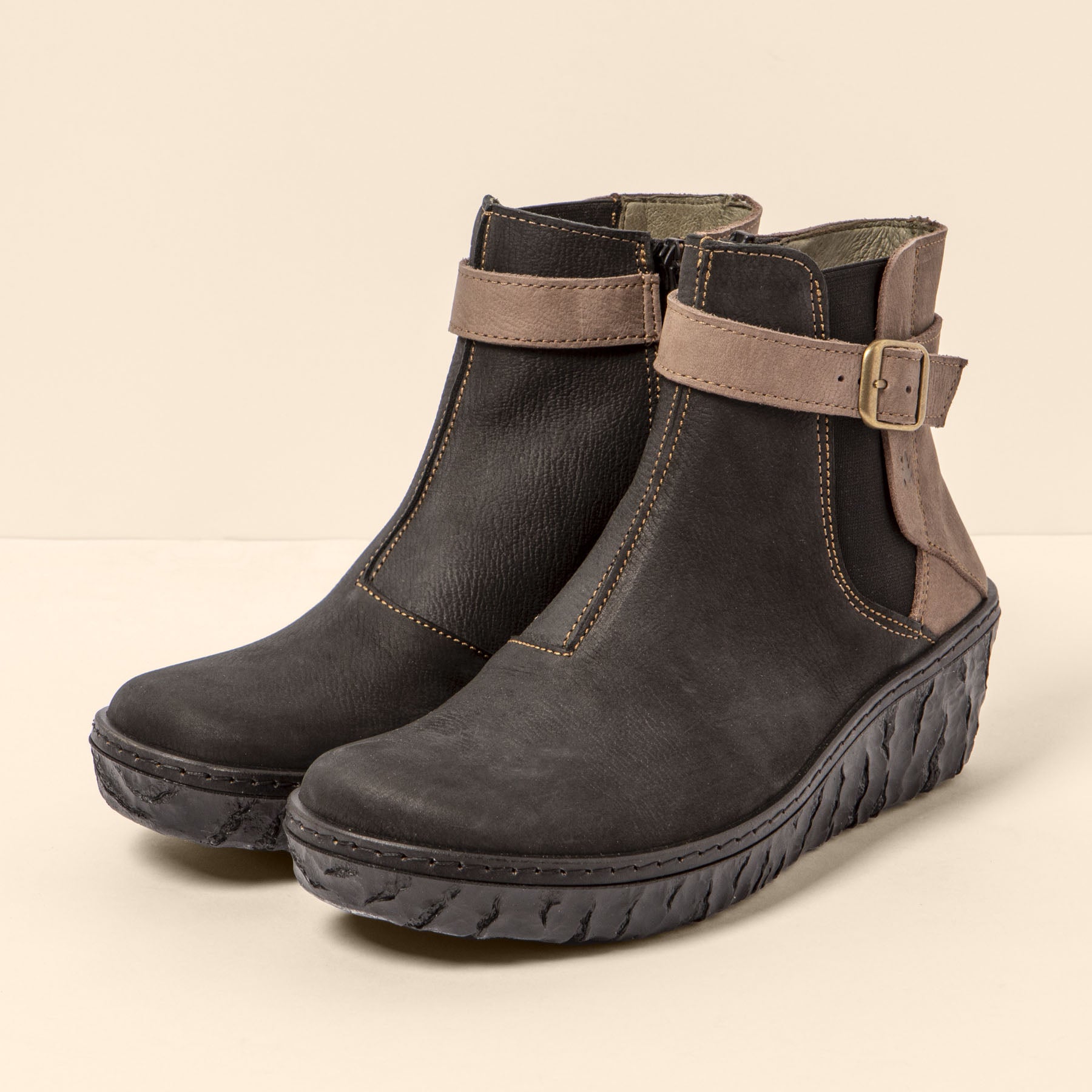 gid://shopify/Product/15699906462028_5